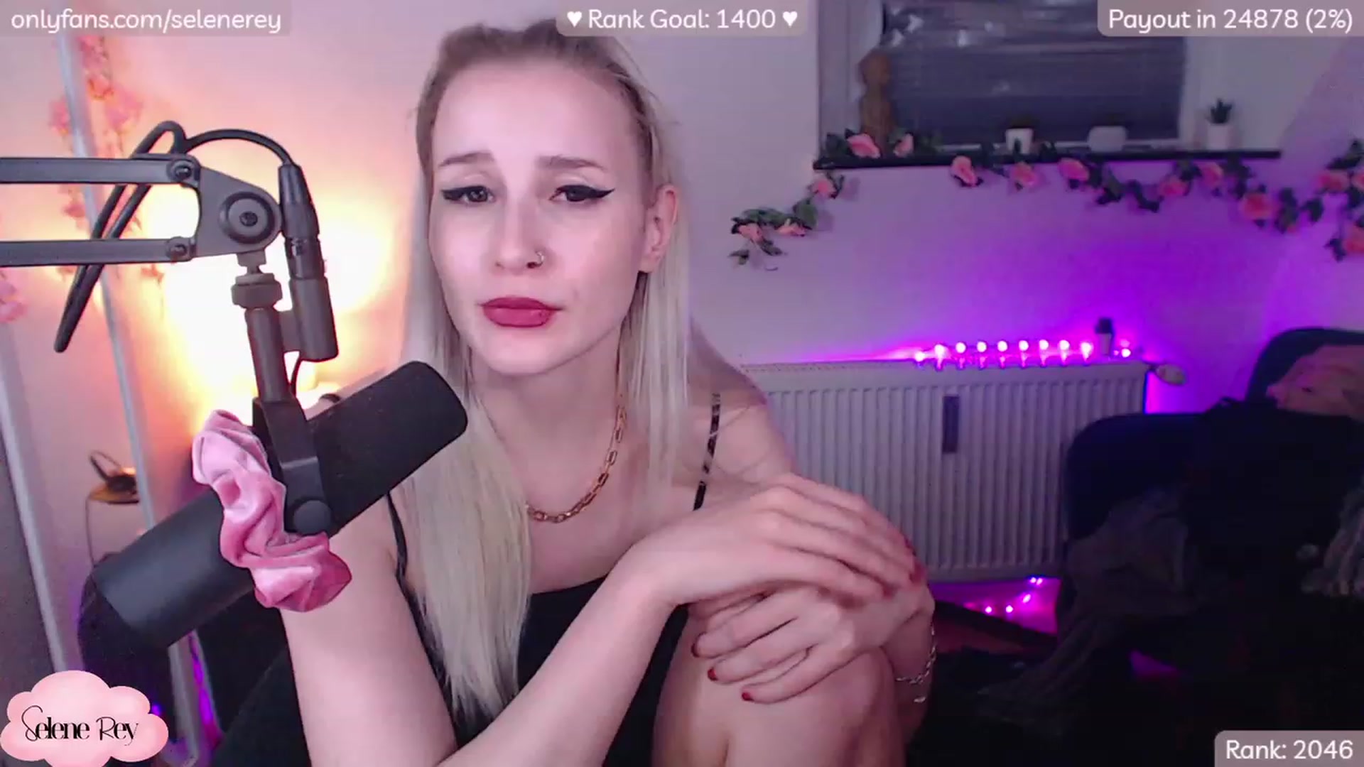 Gallery image thumbnail from SeleneRey's myfreecams stream on, 12/15/2022, 24:02 image 4 of 20