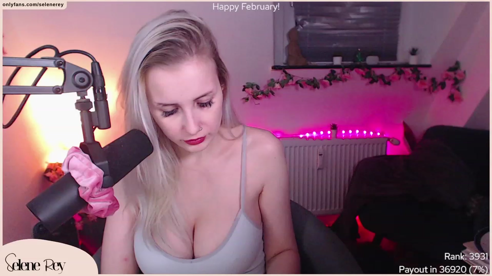 Gallery image thumbnail from SeleneRey's myfreecams stream on, 02/15/2023, 24:46 image 14 of 20