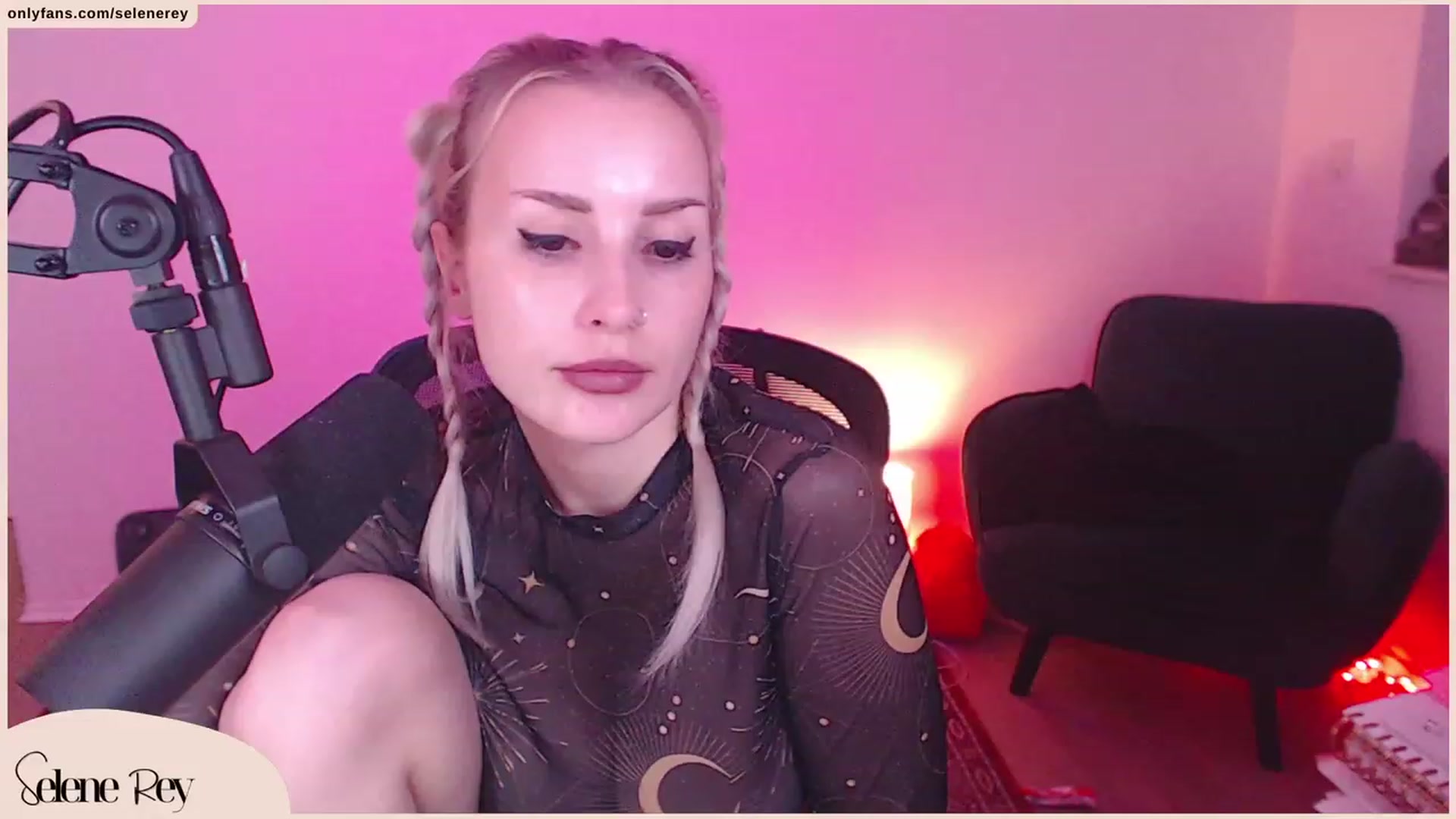 Gallery image thumbnail from SeleneRey's myfreecams stream on, 09/19/2023, 19:09 image 14 of 20