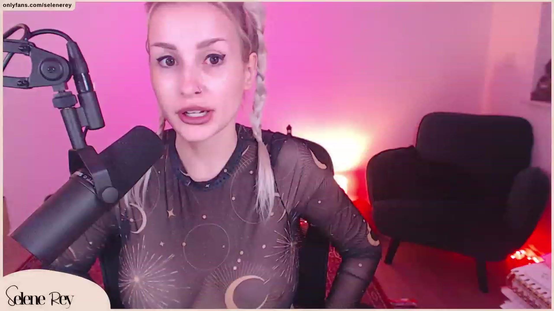 Gallery image thumbnail from SeleneRey's myfreecams stream on, 09/19/2023, 19:09 image 17 of 20
