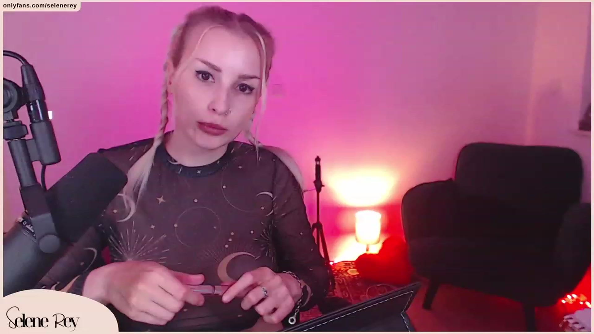 Gallery image thumbnail from SeleneRey's myfreecams stream on, 09/19/2023, 19:09 image 1 of 20