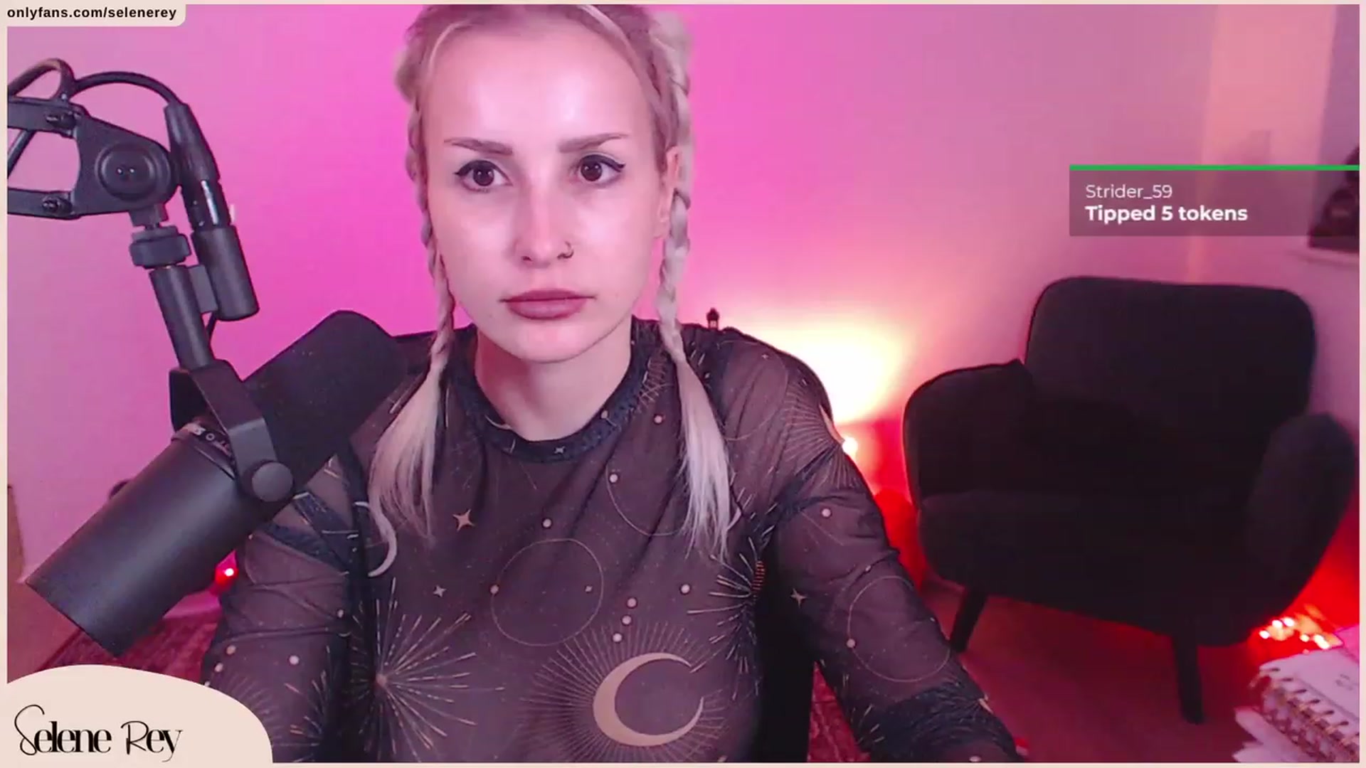 Gallery image thumbnail from SeleneRey's myfreecams stream on, 09/19/2023, 19:09 image 18 of 20