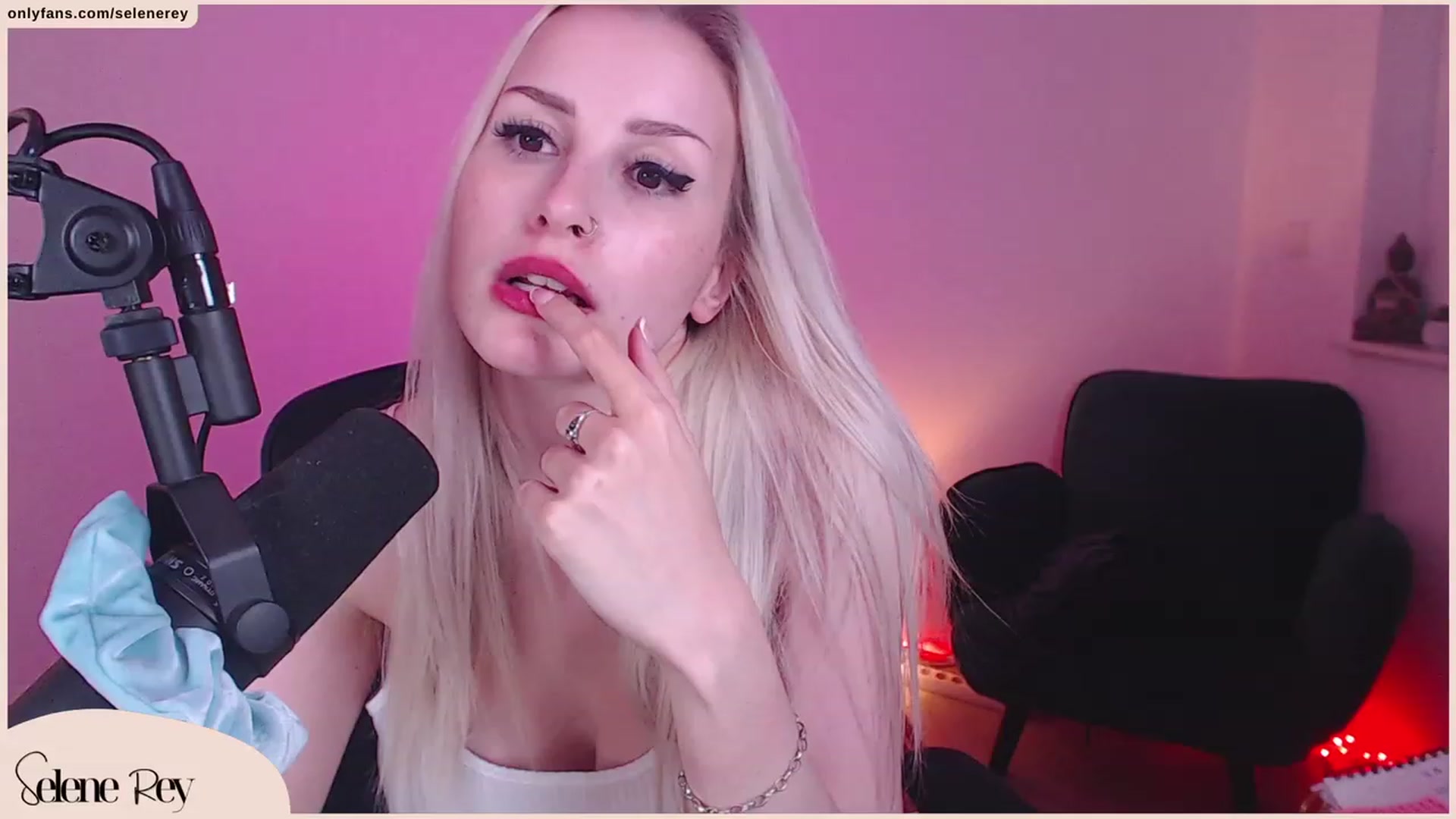 Gallery image thumbnail from SeleneRey's myfreecams stream on, 09/24/2023, 16:45 image 7 of 20