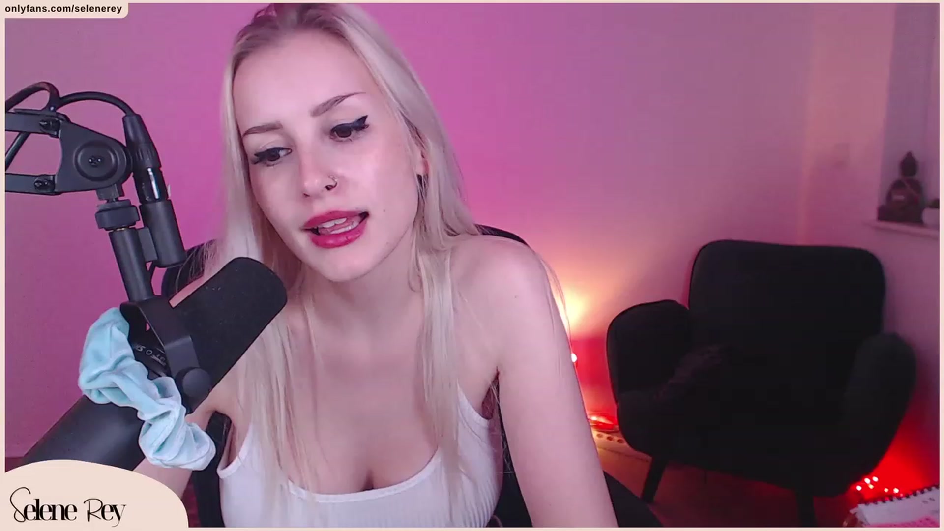 Gallery image thumbnail from SeleneRey's myfreecams stream on, 09/24/2023, 16:45 image 4 of 20