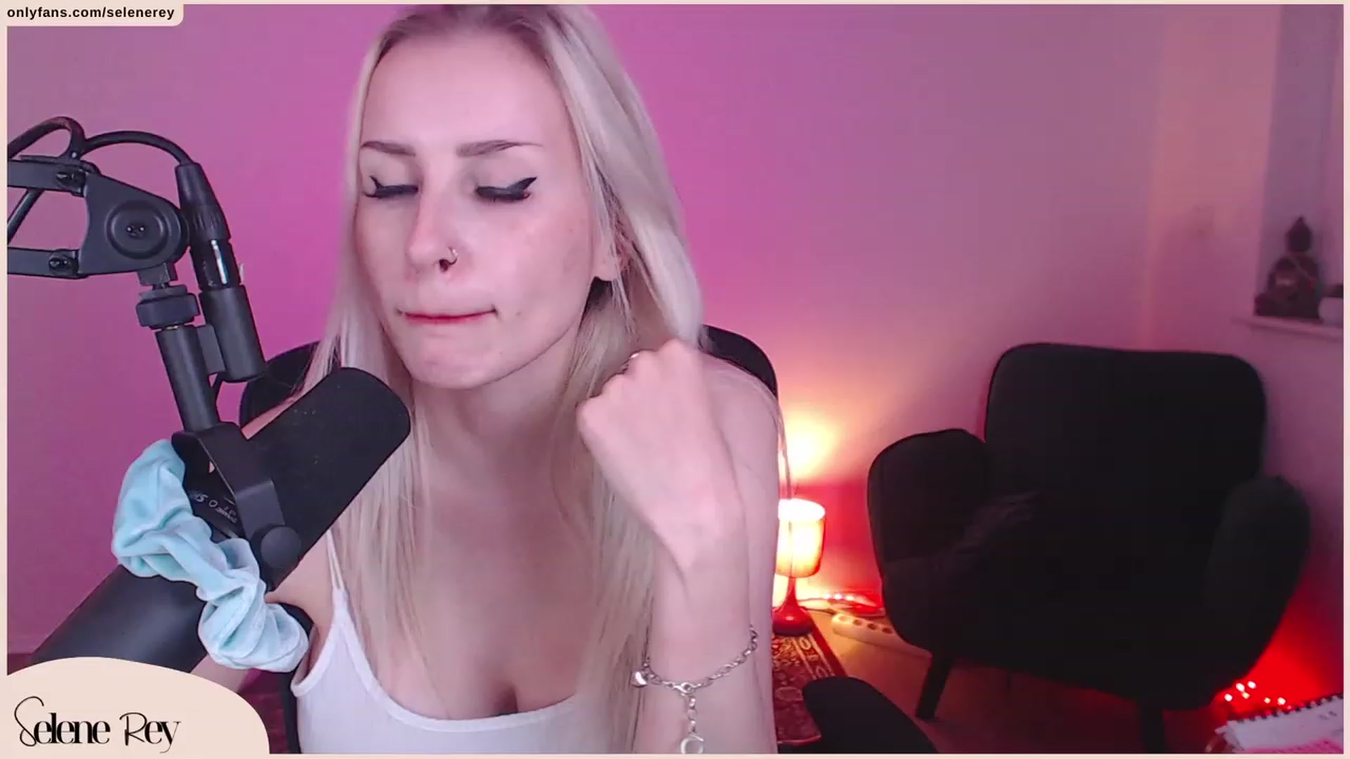 Gallery image thumbnail from SeleneRey's myfreecams stream on, 09/24/2023, 16:45 image 3 of 20