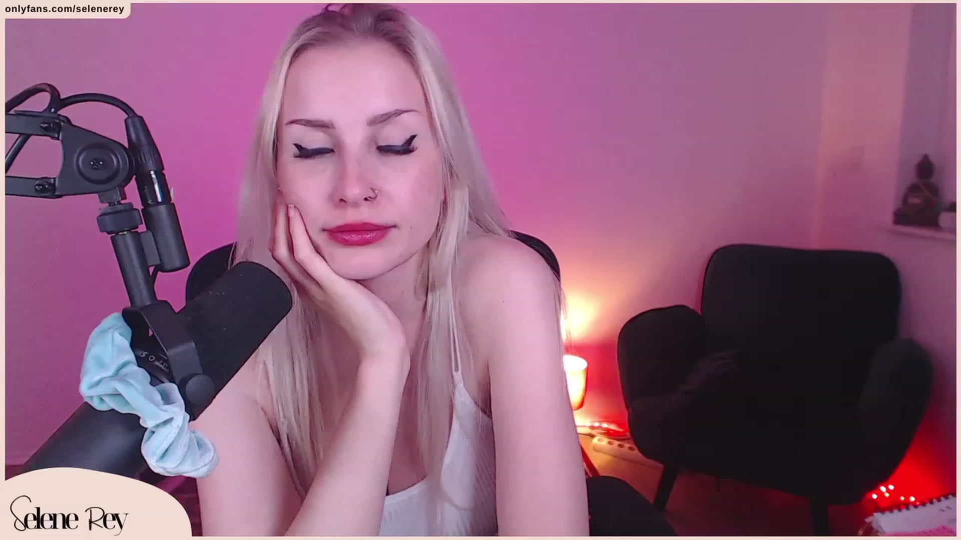 Gallery image thumbnail from SeleneRey's myfreecams stream on, 09/24/2023, 16:45 image 6 of 20
