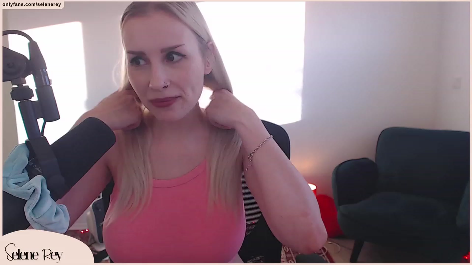 Gallery image thumbnail from SeleneRey's myfreecams stream on, 09/26/2023, 16:24 image 10 of 20