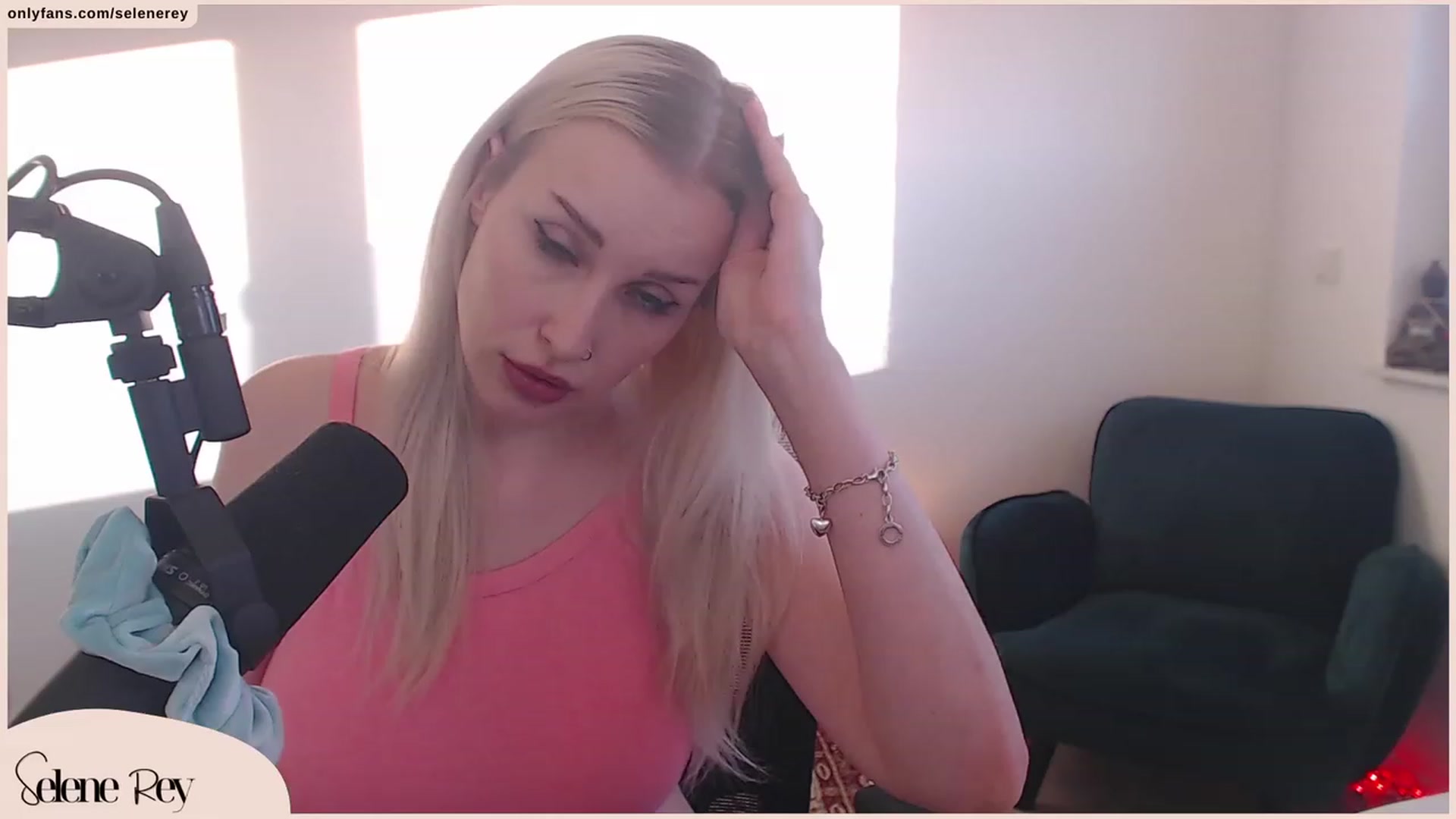 Gallery image thumbnail from SeleneRey's myfreecams stream on, 09/26/2023, 16:24 image 17 of 20