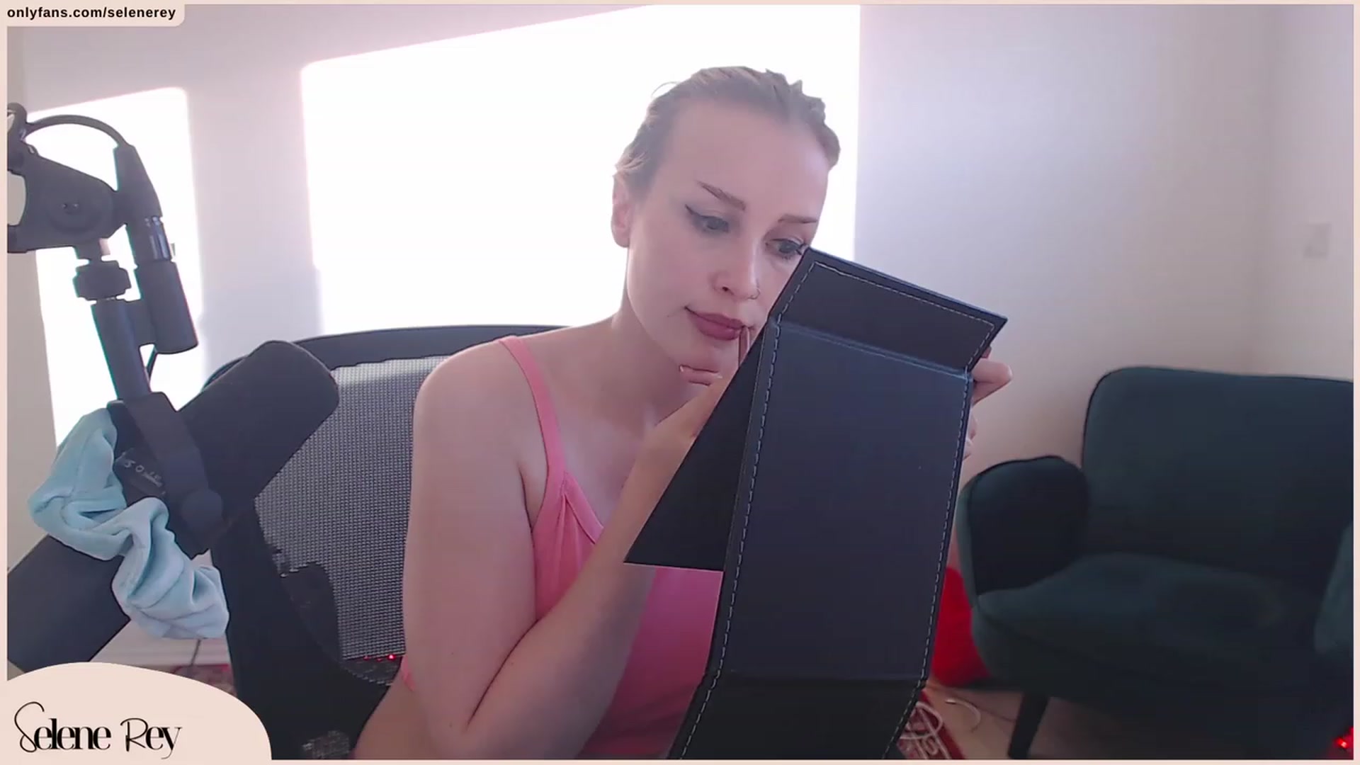 Gallery image thumbnail from SeleneRey's myfreecams stream on, 09/26/2023, 16:24 image 3 of 20