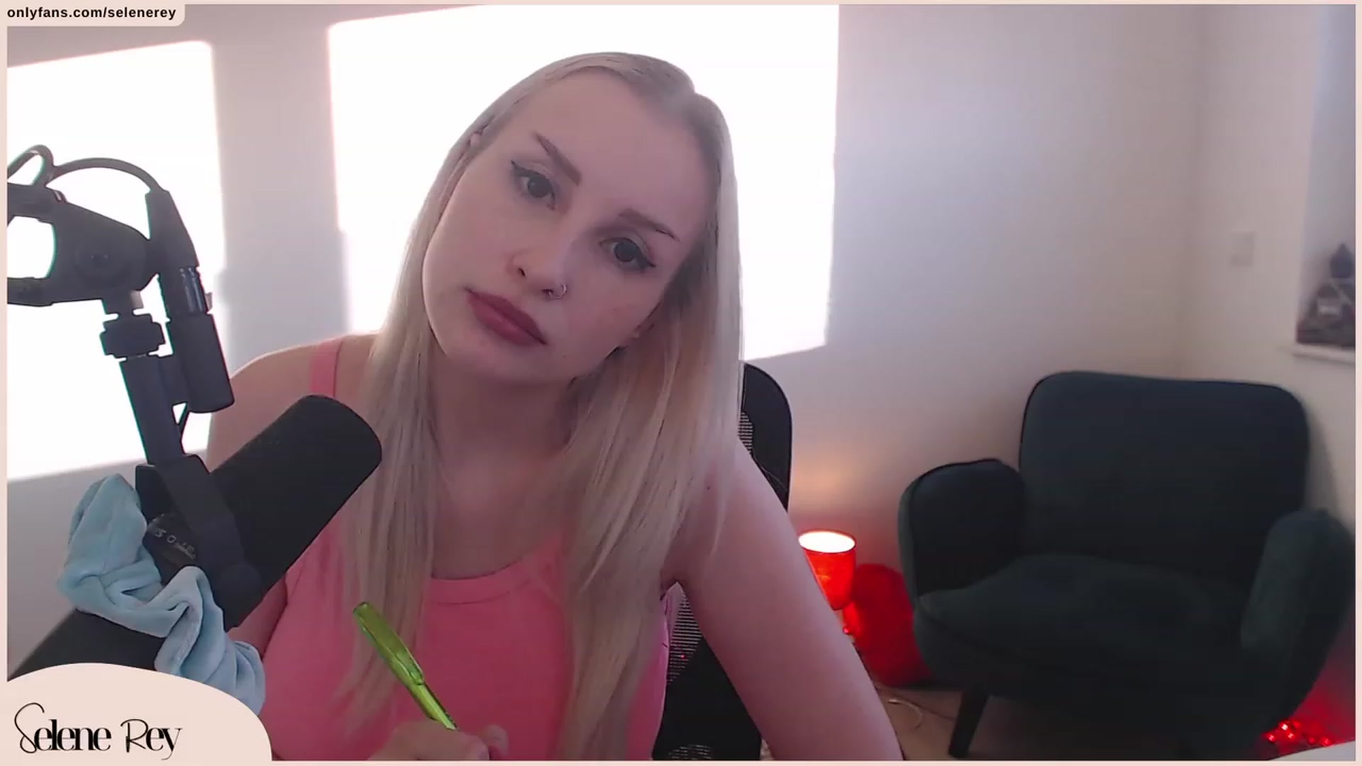 Gallery image thumbnail from SeleneRey's myfreecams stream on, 09/26/2023, 16:24 image 16 of 20
