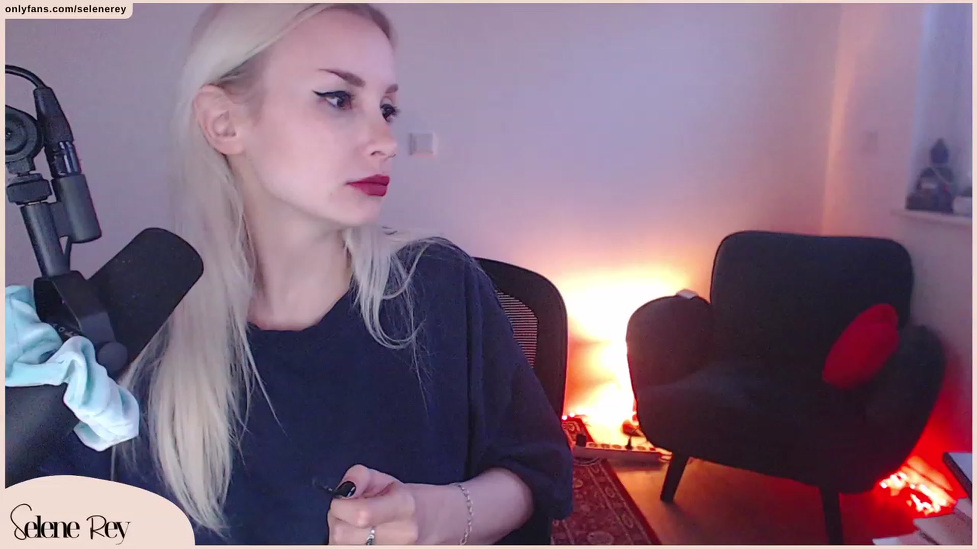 Gallery image thumbnail from SeleneRey's myfreecams stream on, 10/03/2023, 17:03 image 5 of 20