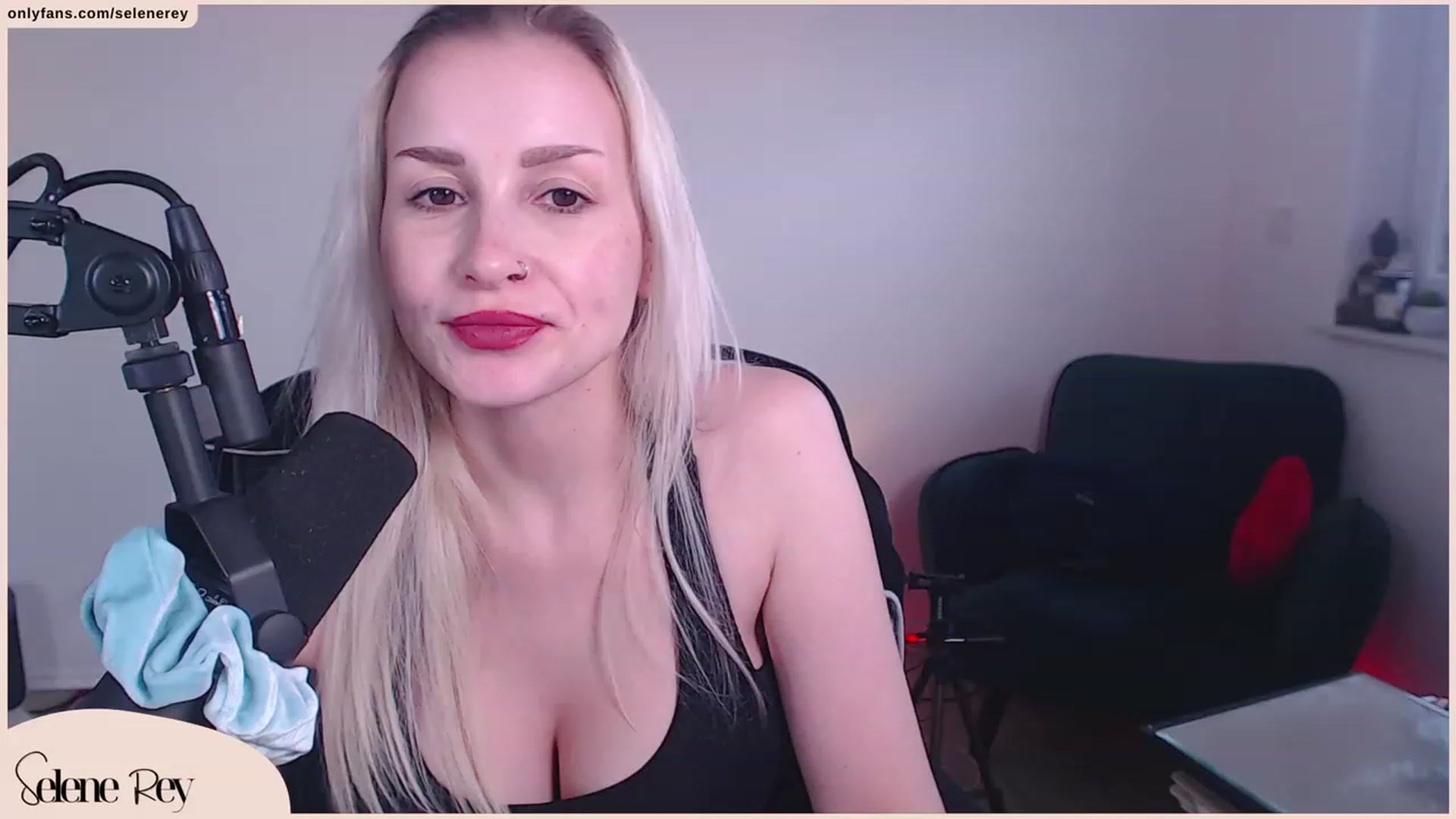 Gallery image thumbnail from SeleneRey's myfreecams stream on, 10/06/2023, 17:09 image 2 of 20