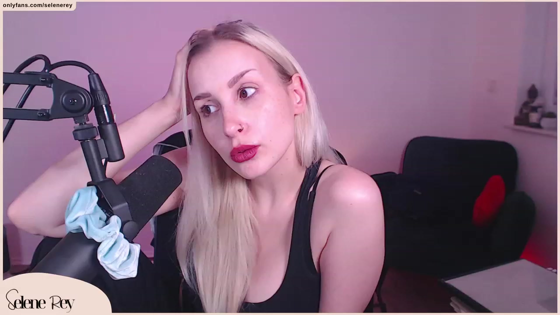 Gallery image thumbnail from SeleneRey's myfreecams stream on, 10/06/2023, 17:09 image 19 of 20