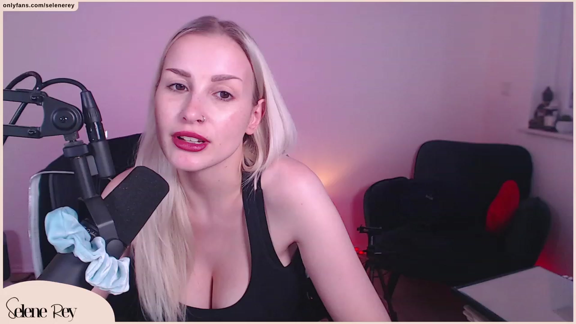 Gallery image thumbnail from SeleneRey's myfreecams stream on, 10/06/2023, 17:09 image 10 of 20