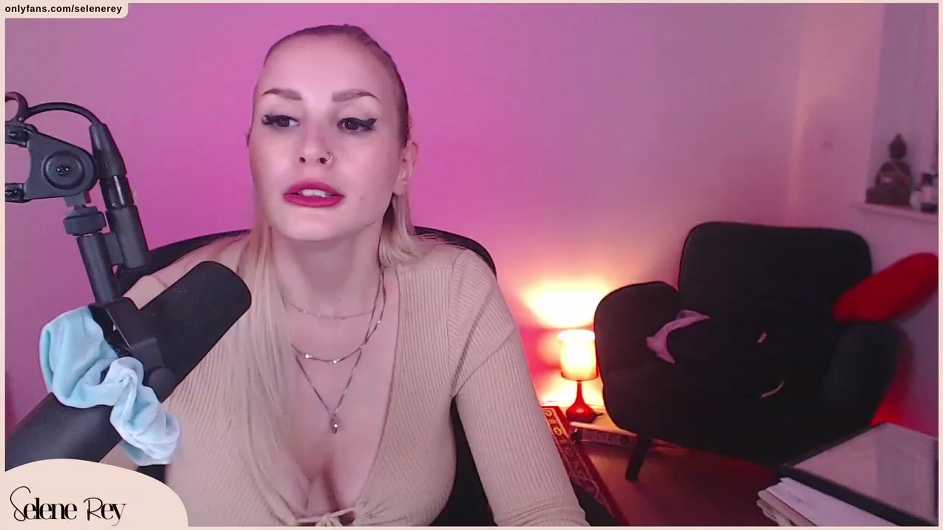 Gallery image thumbnail from SeleneRey's myfreecams stream on, 10/08/2023, 17:06 image 20 of 20