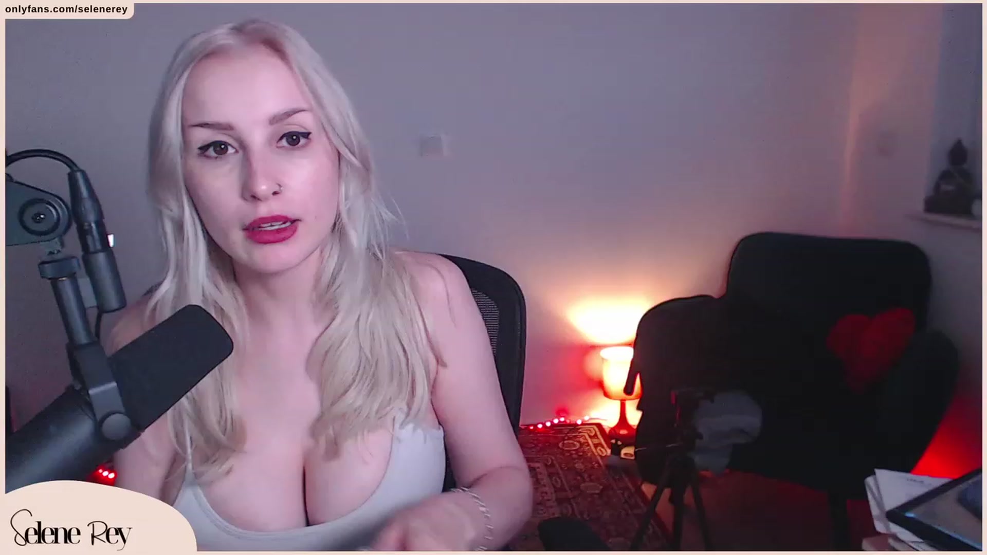 Gallery image thumbnail from SeleneRey's myfreecams stream on, 10/14/2023, 17:00 image 13 of 20