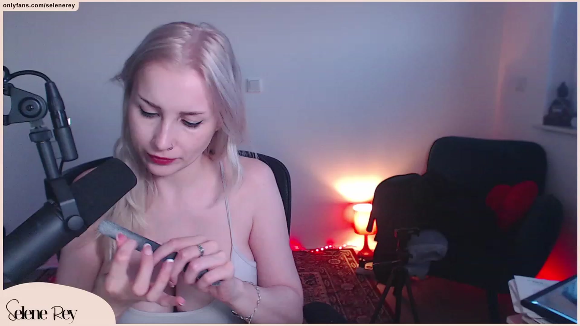 Gallery image thumbnail from SeleneRey's myfreecams stream on, 10/14/2023, 17:00 image 5 of 20
