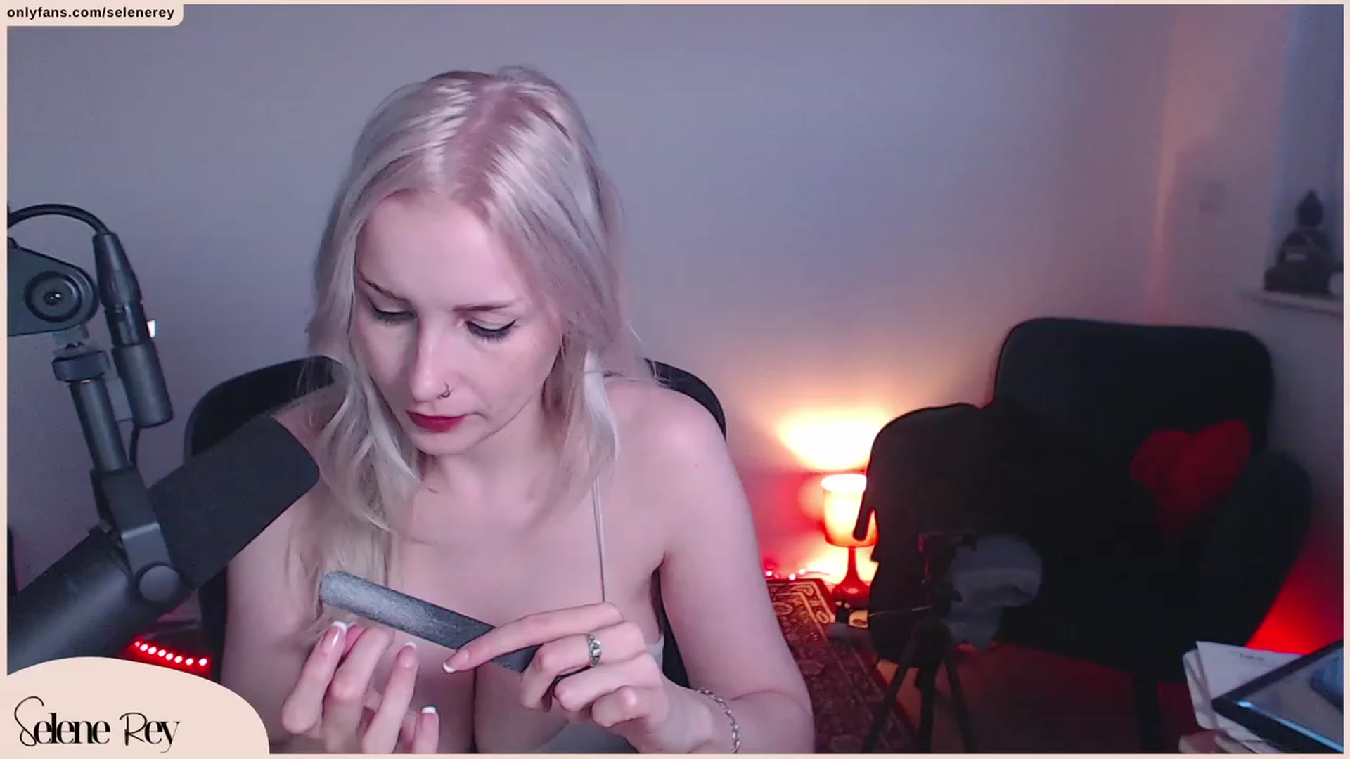 Gallery image thumbnail from SeleneRey's myfreecams stream on, 10/14/2023, 17:00 image 9 of 20