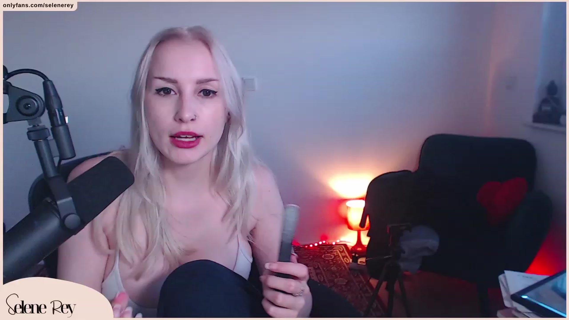 Gallery image thumbnail from SeleneRey's myfreecams stream on, 10/14/2023, 17:00 image 2 of 20
