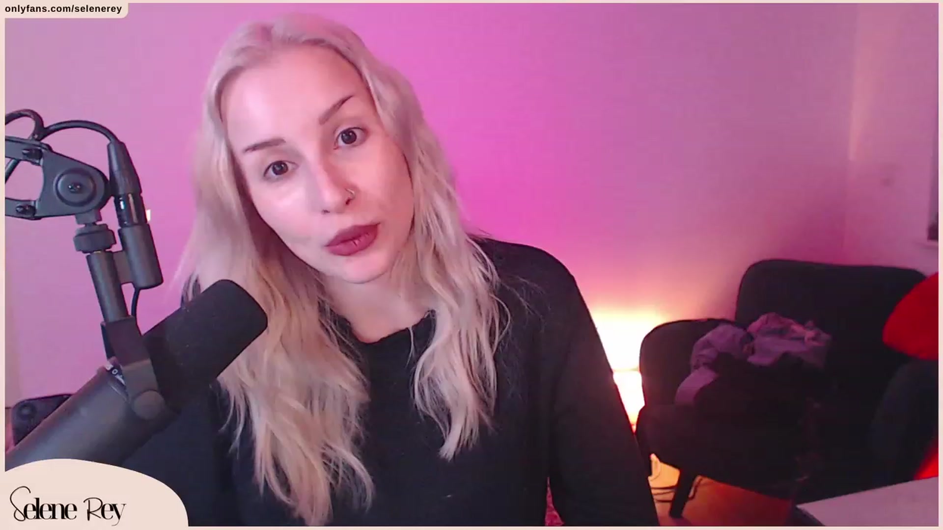 Gallery image thumbnail from SeleneRey's myfreecams stream on, 10/19/2023, 17:14 image 9 of 20