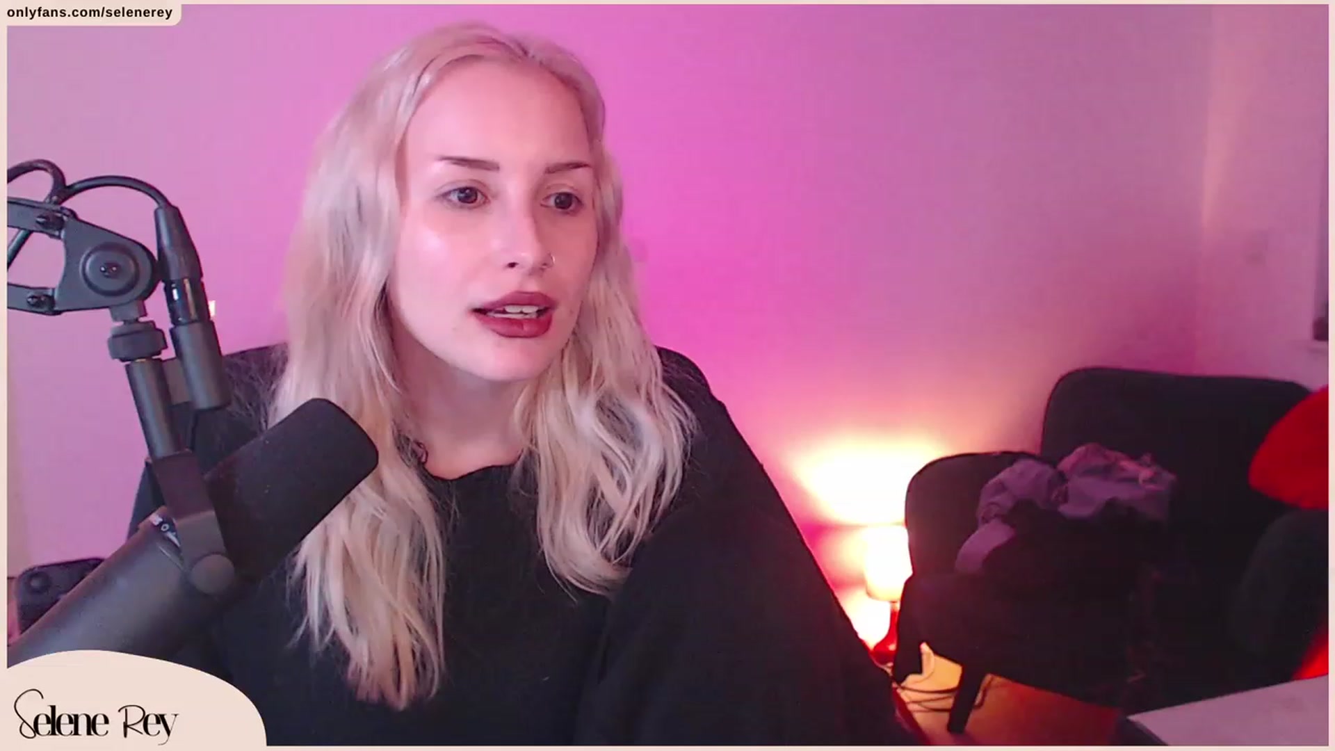 Gallery image thumbnail from SeleneRey's myfreecams stream on, 10/19/2023, 17:14 image 13 of 20