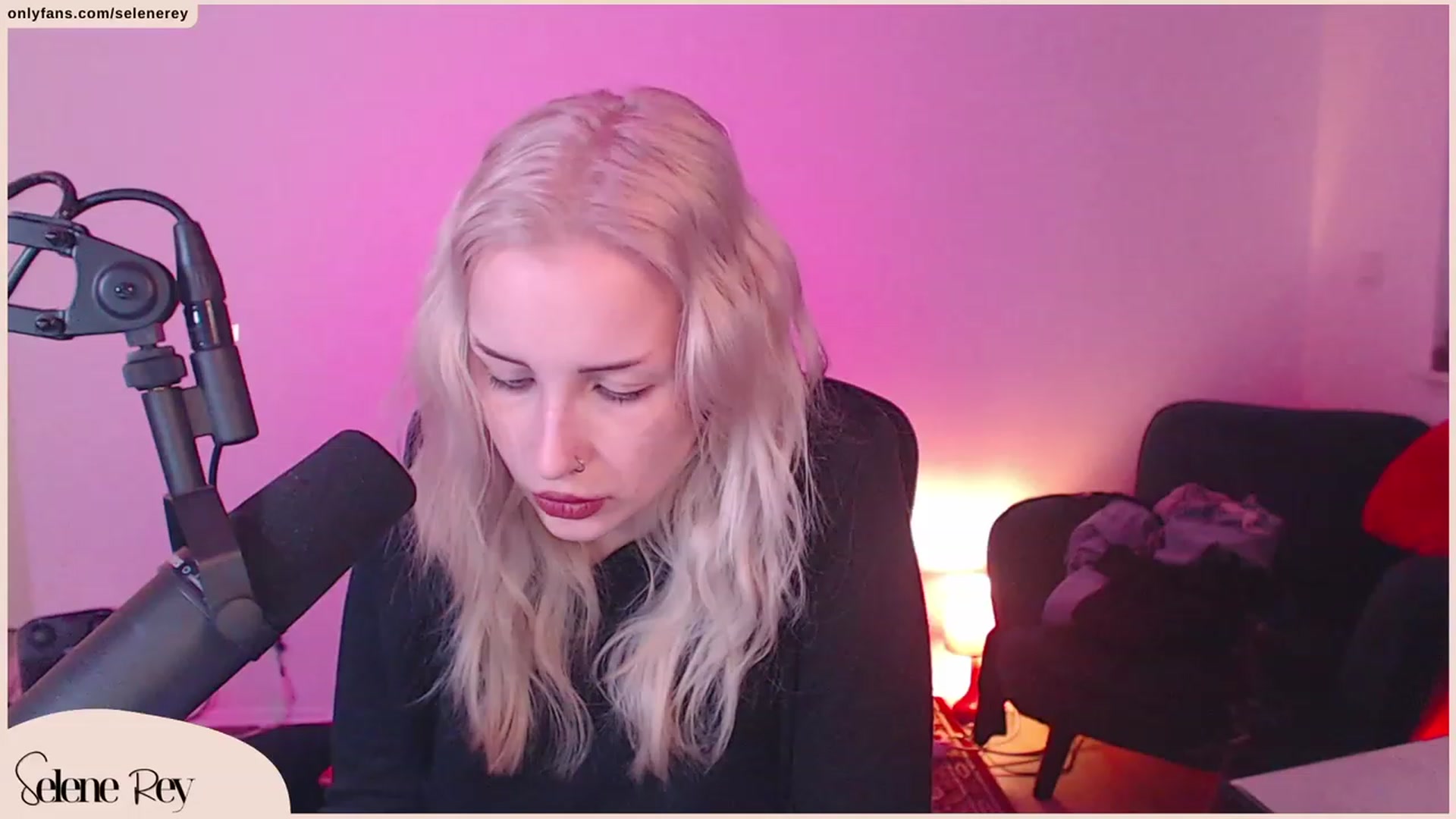 Gallery image thumbnail from SeleneRey's myfreecams stream on, 10/19/2023, 17:14 image 7 of 20