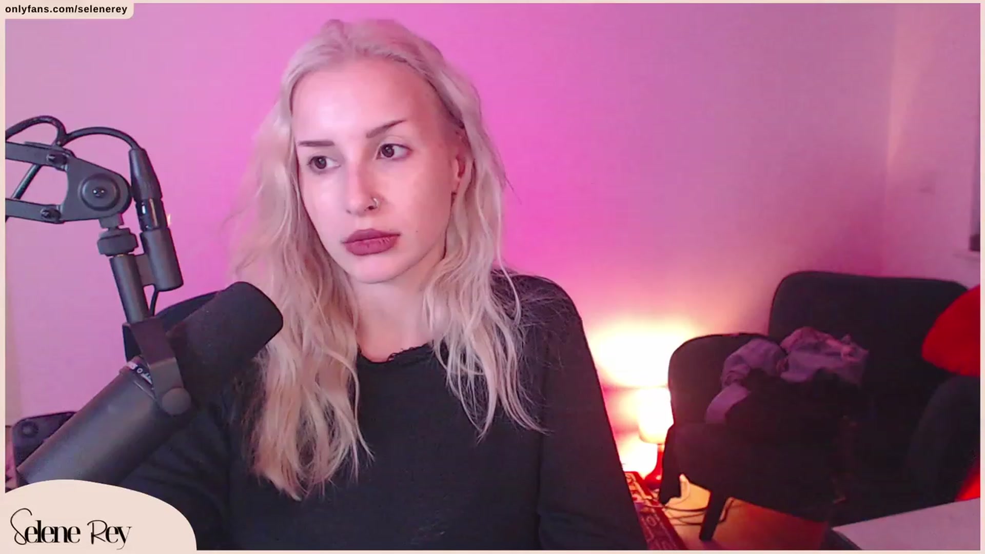 Gallery image thumbnail from SeleneRey's myfreecams stream on, 10/19/2023, 17:14 image 1 of 20