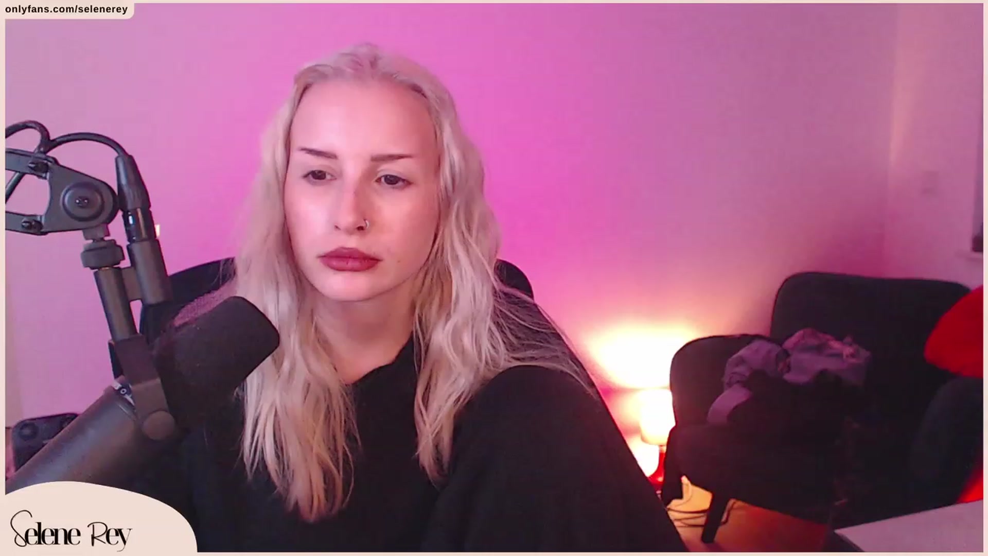 Gallery image thumbnail from SeleneRey's myfreecams stream on, 10/19/2023, 17:14 image 16 of 20