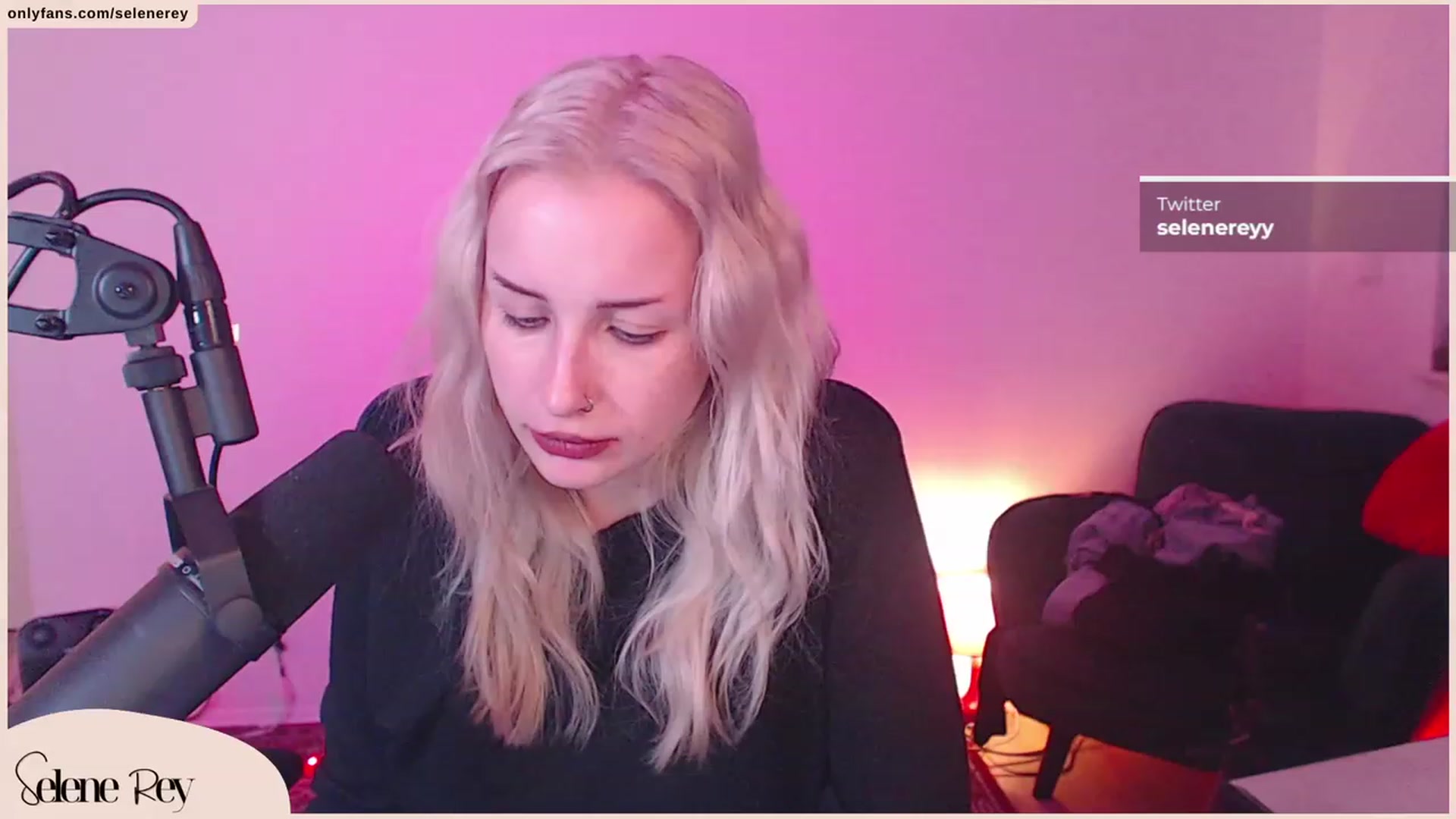 Gallery image thumbnail from SeleneRey's myfreecams stream on, 10/19/2023, 17:14 image 8 of 20