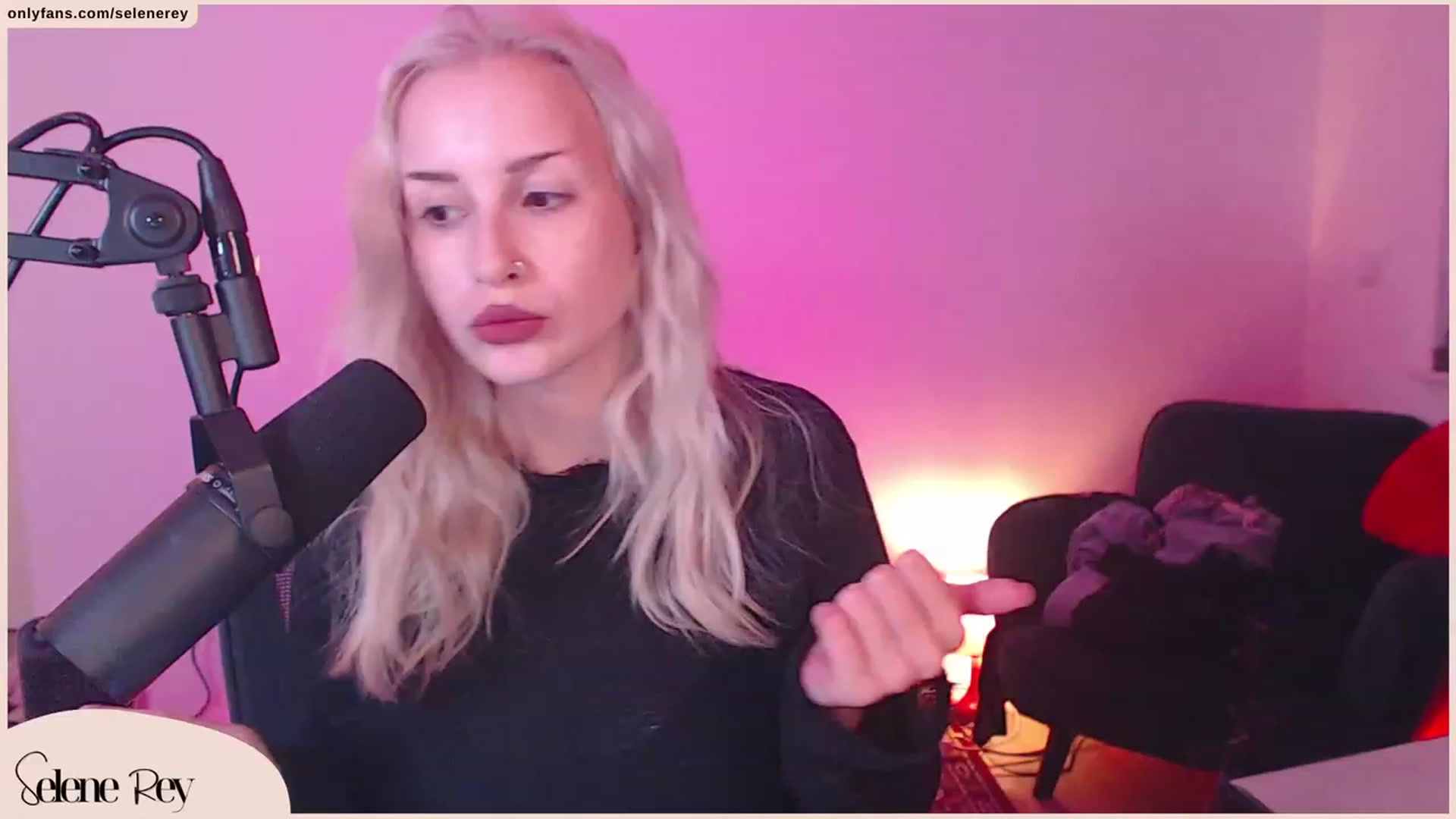 Gallery image thumbnail from SeleneRey's myfreecams stream on, 10/19/2023, 17:14 image 3 of 20