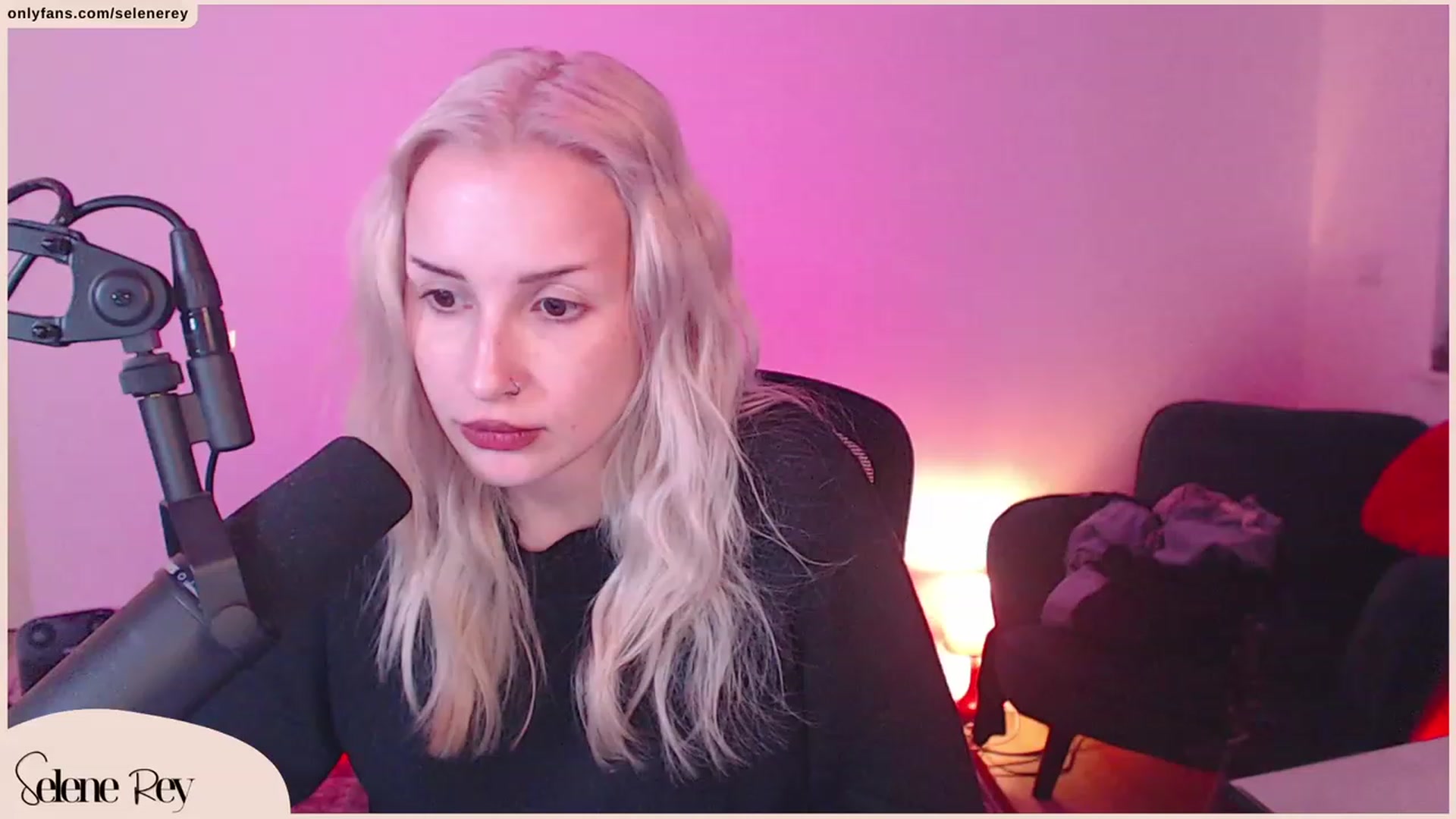 Gallery image thumbnail from SeleneRey's myfreecams stream on, 10/19/2023, 17:14 image 18 of 20