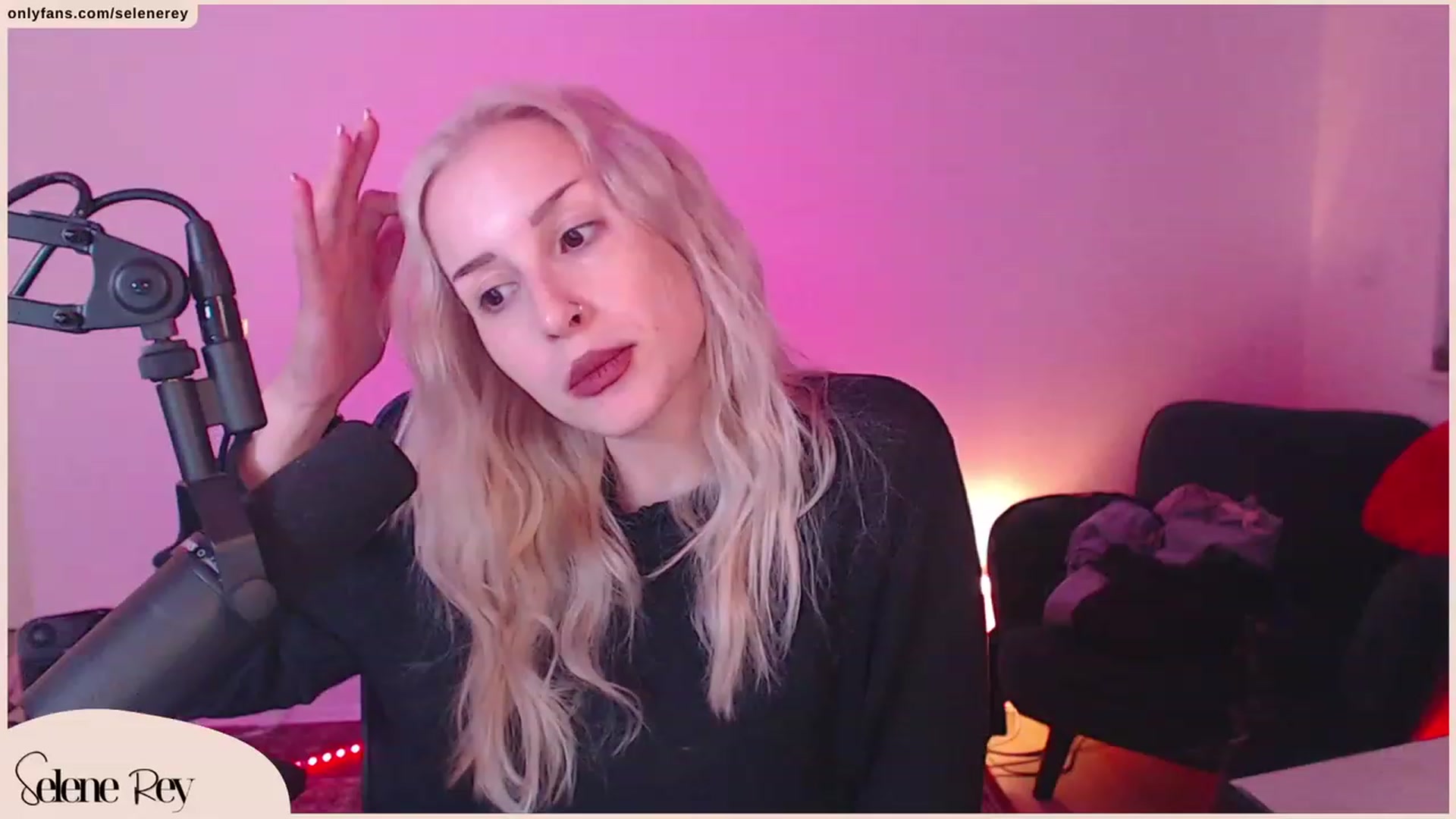 Gallery image thumbnail from SeleneRey's myfreecams stream on, 10/19/2023, 17:14 image 5 of 20