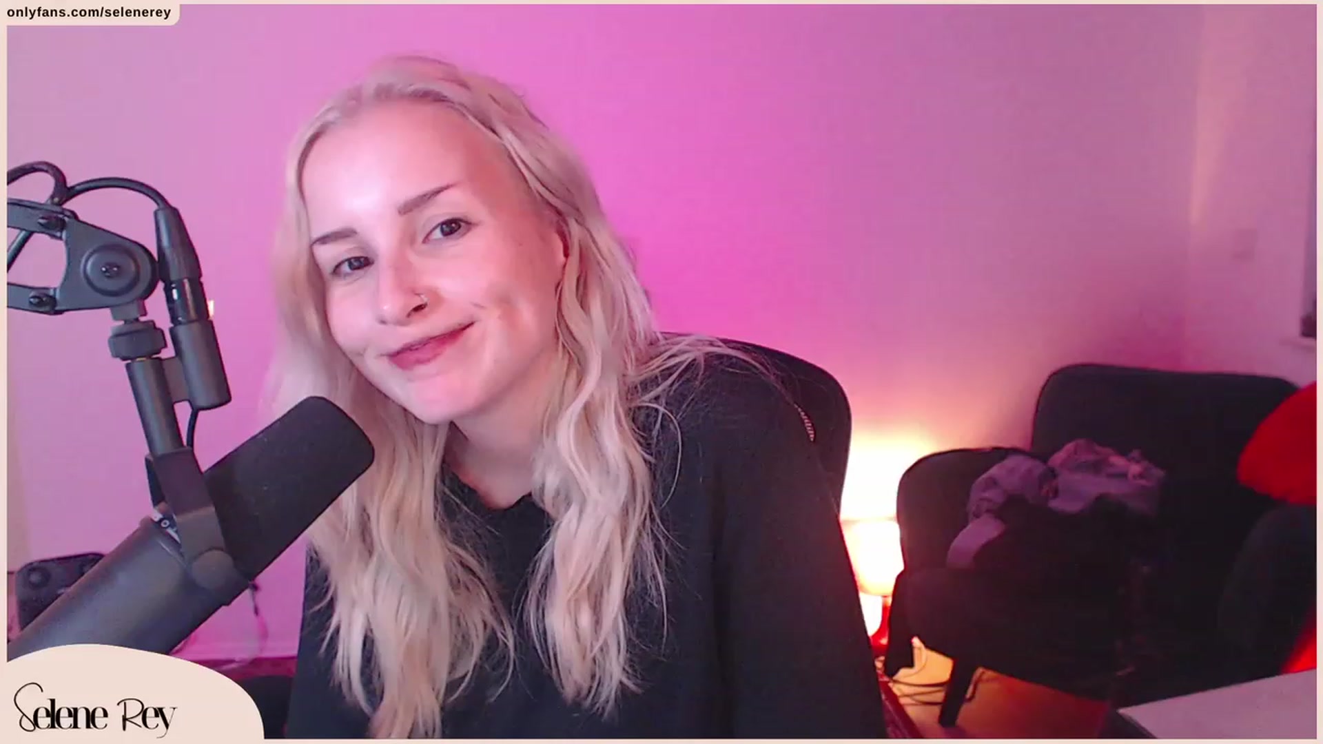 Gallery image thumbnail from SeleneRey's myfreecams stream on, 10/19/2023, 17:14 image 20 of 20
