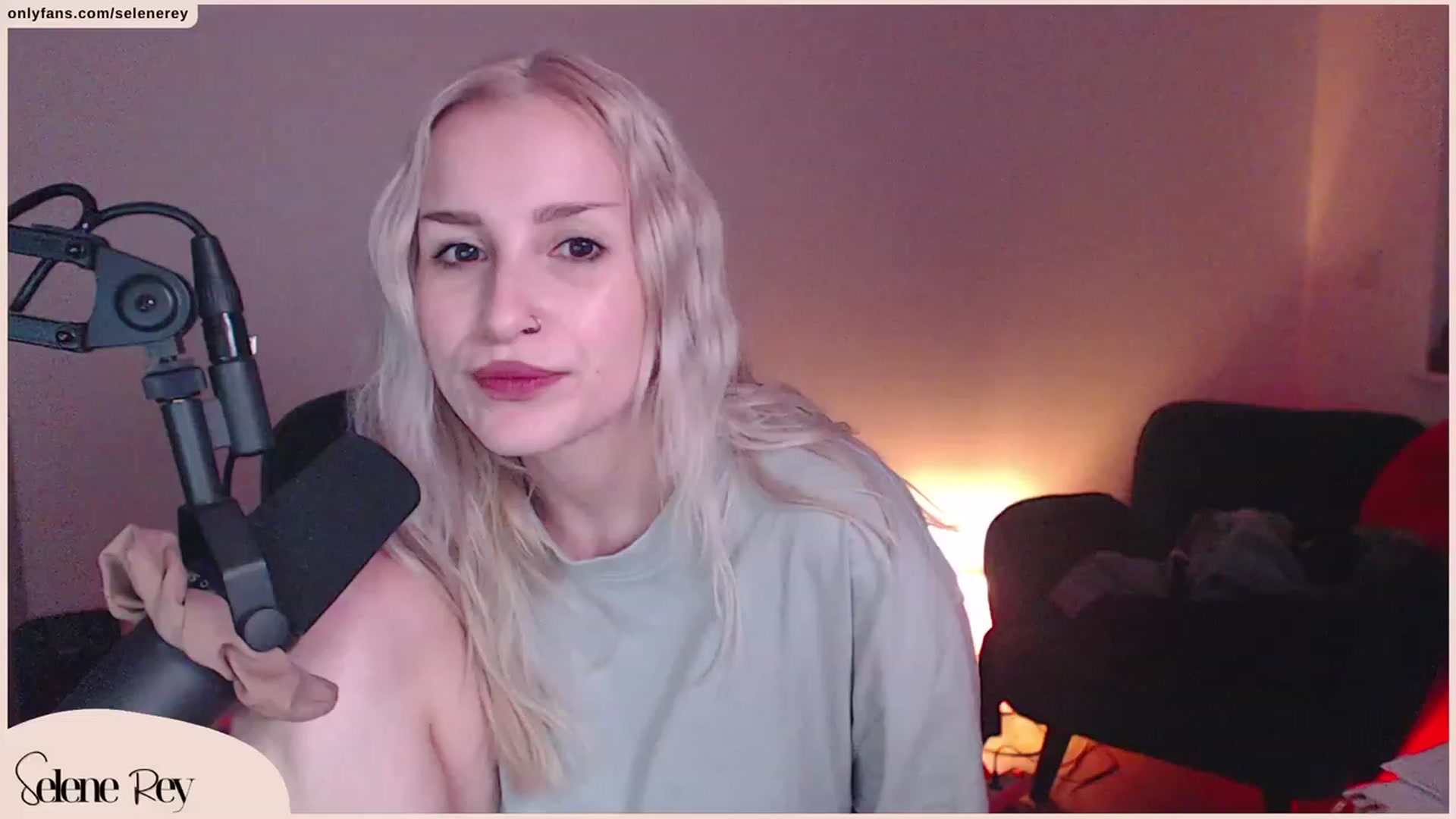 Gallery image thumbnail from SeleneRey's myfreecams stream on, 10/21/2023, 17:02 image 13 of 20