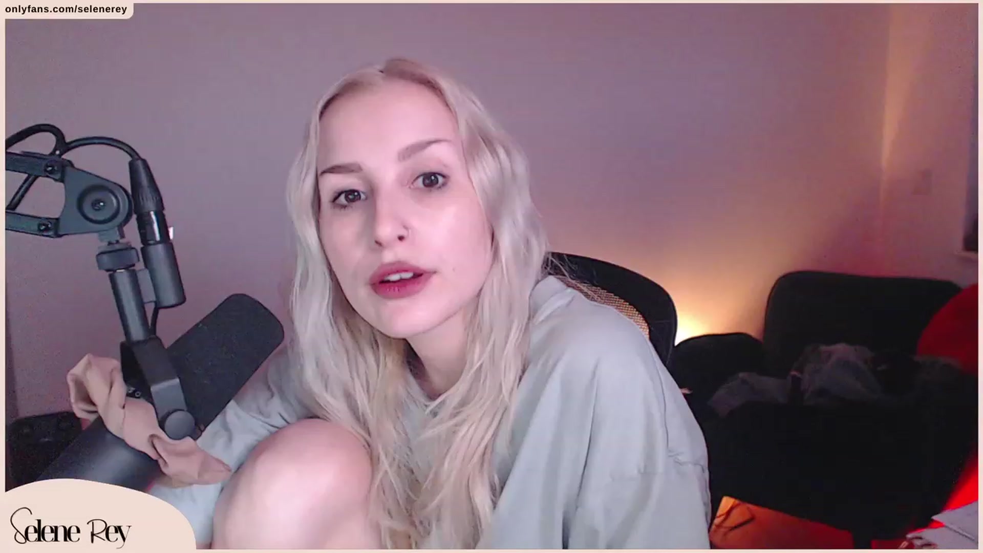 Gallery image thumbnail from SeleneRey's myfreecams stream on, 10/21/2023, 17:02 image 2 of 20