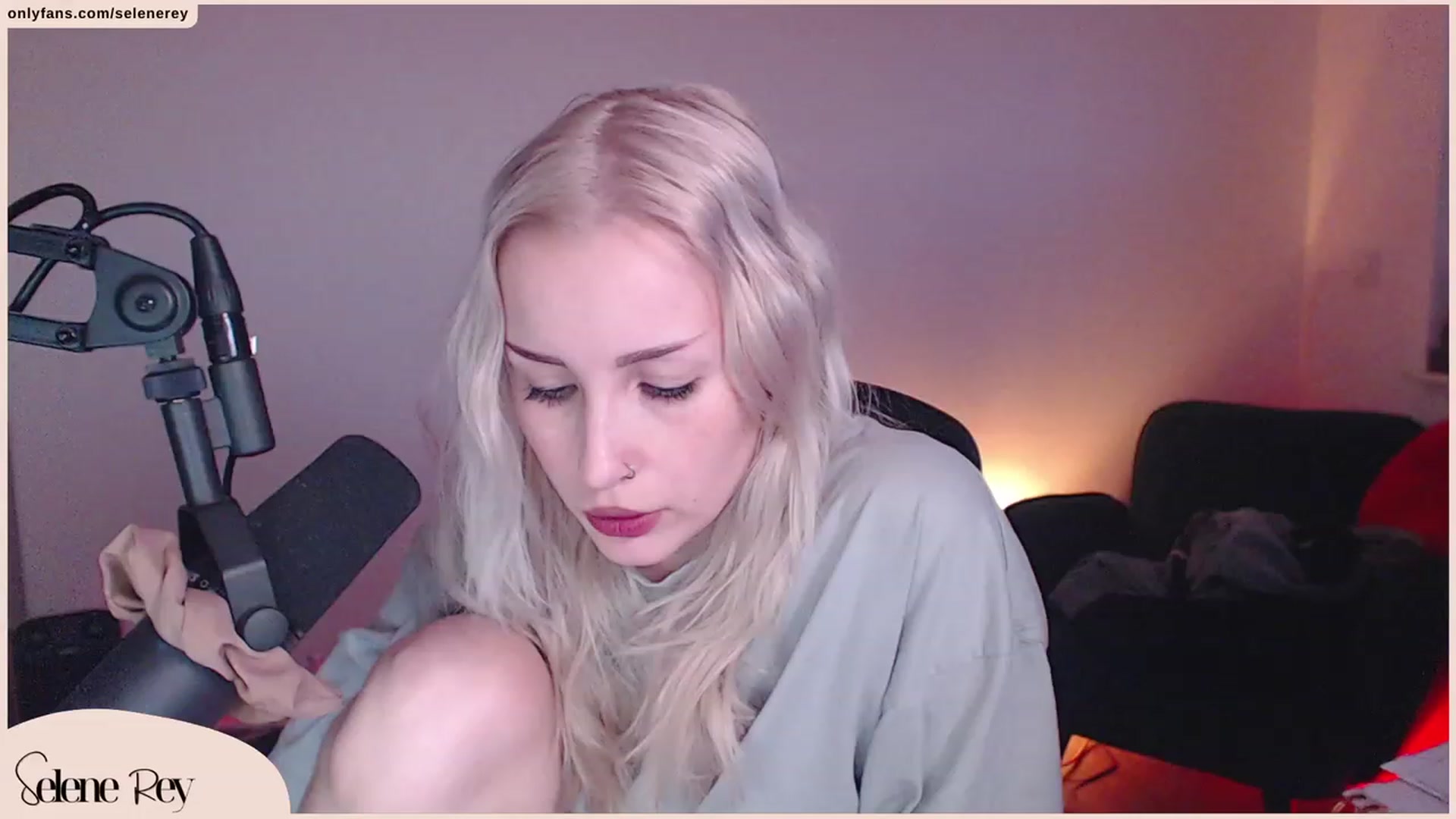 Gallery image thumbnail from SeleneRey's myfreecams stream on, 10/21/2023, 17:02 image 1 of 20