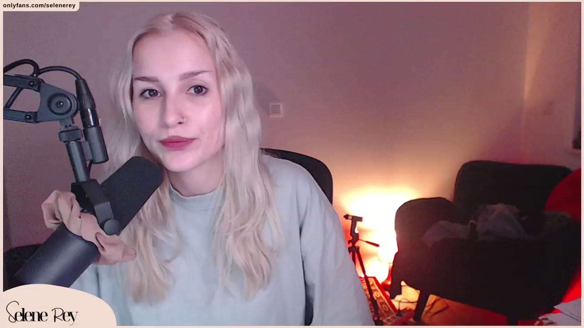 Gallery image thumbnail from SeleneRey's myfreecams stream on, 10/21/2023, 17:02 image 18 of 20