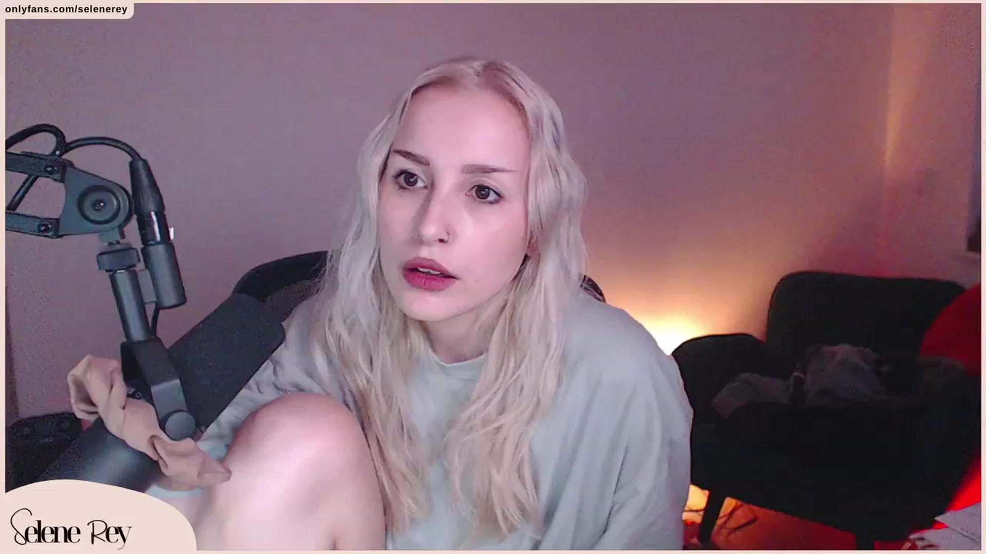 Gallery image thumbnail from SeleneRey's myfreecams stream on, 10/21/2023, 17:02 image 4 of 20