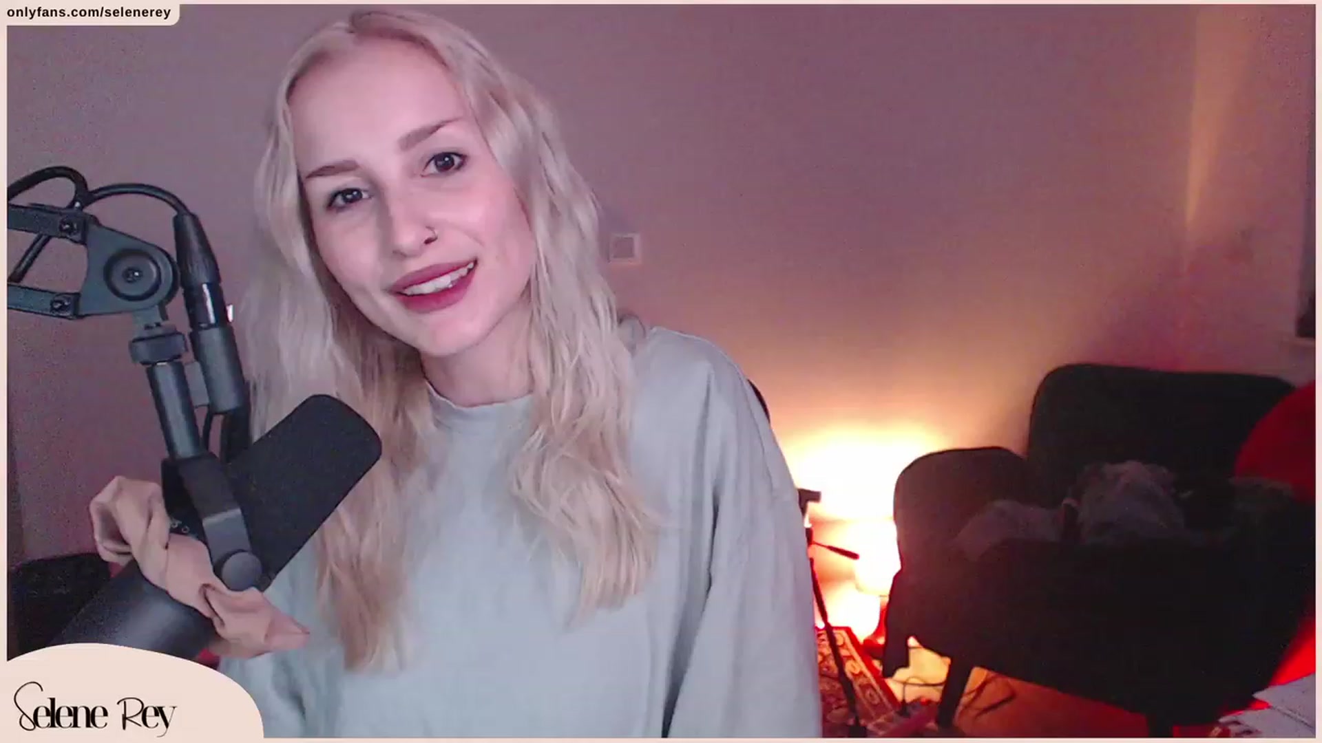 Gallery image thumbnail from SeleneRey's myfreecams stream on, 10/21/2023, 17:02 image 7 of 20