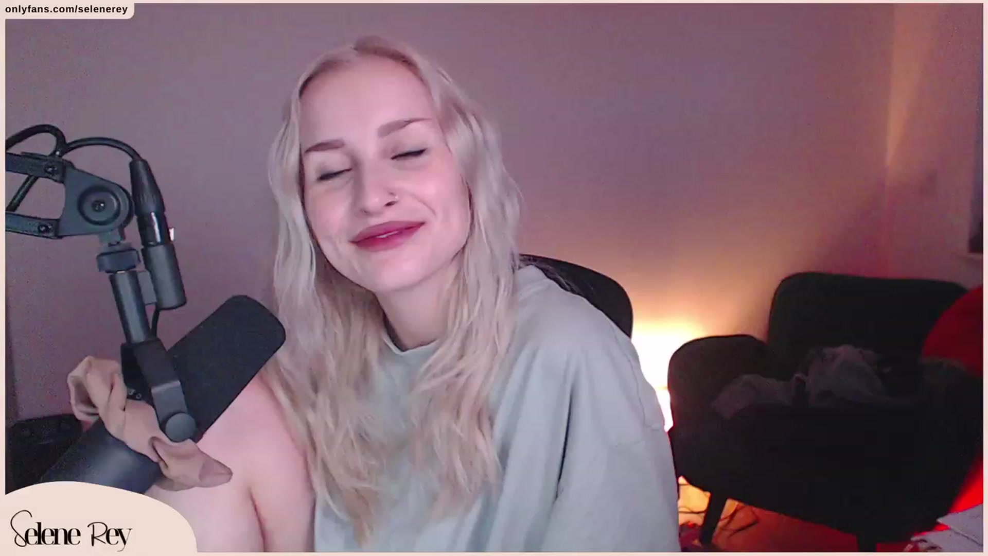 Gallery image thumbnail from SeleneRey's myfreecams stream on, 10/21/2023, 17:02 image 3 of 20
