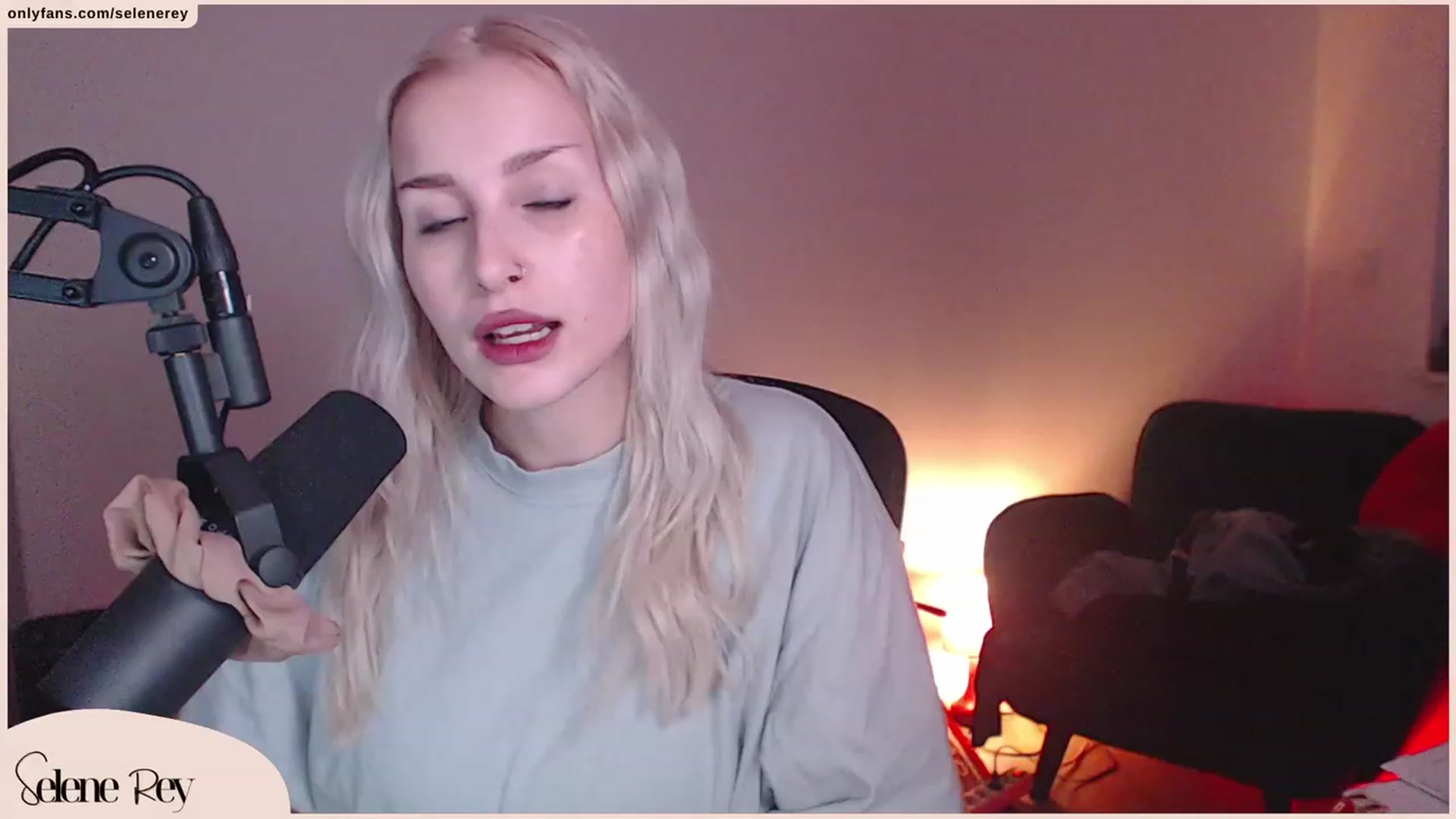 Gallery image thumbnail from SeleneRey's myfreecams stream on, 10/21/2023, 17:02 image 19 of 20