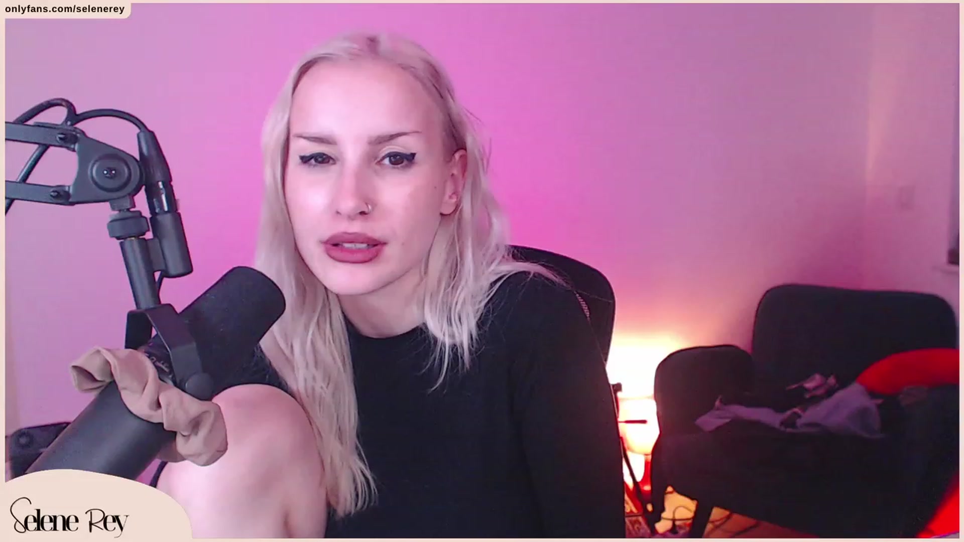 Gallery image thumbnail from SeleneRey's myfreecams stream on, 10/22/2023, 17:08 image 19 of 20