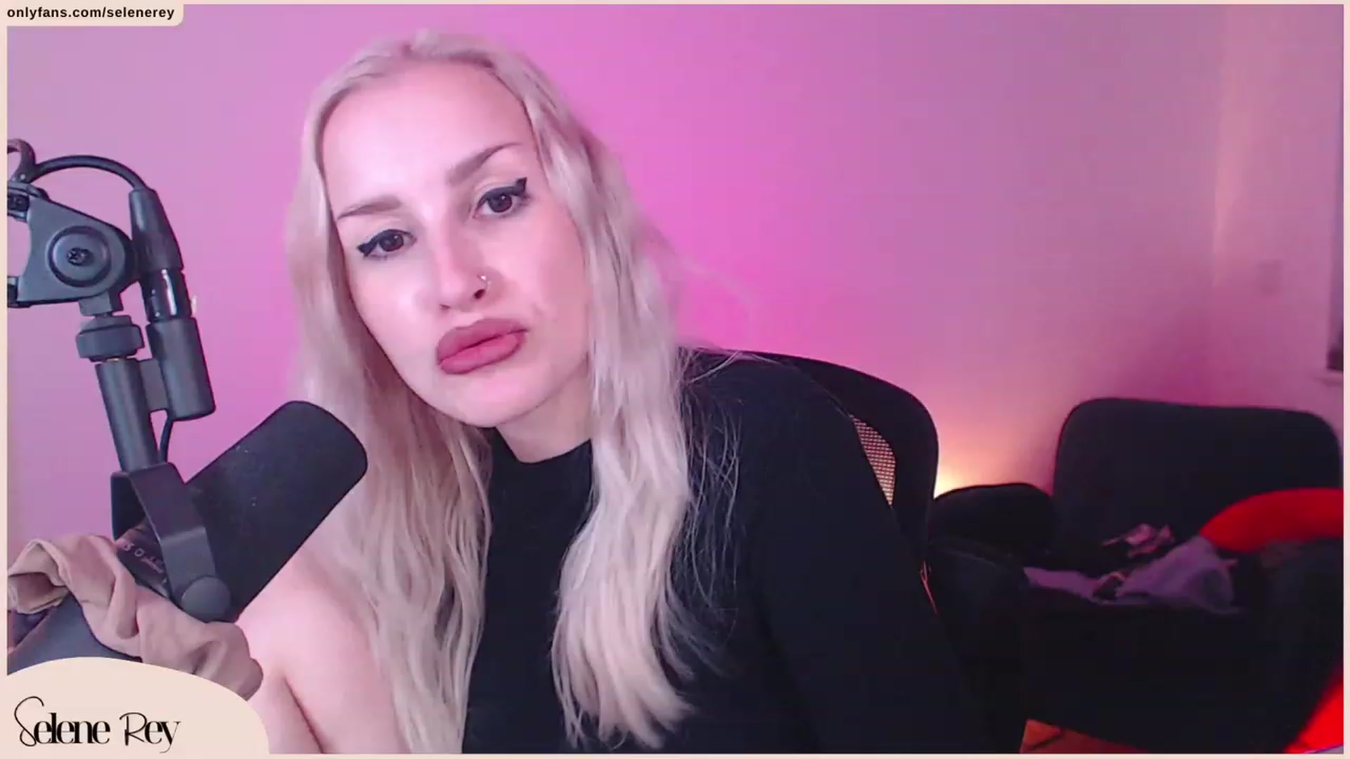 Gallery image thumbnail from SeleneRey's myfreecams stream on, 10/22/2023, 17:08 image 9 of 20