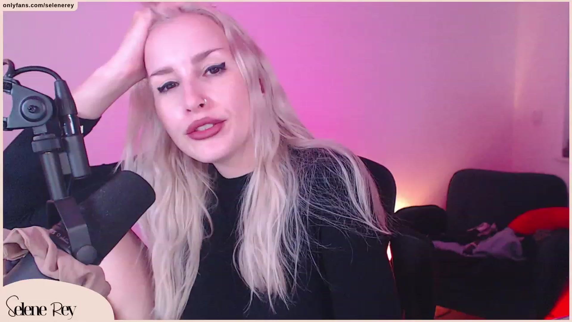Gallery image thumbnail from SeleneRey's myfreecams stream on, 10/22/2023, 17:08 image 10 of 20