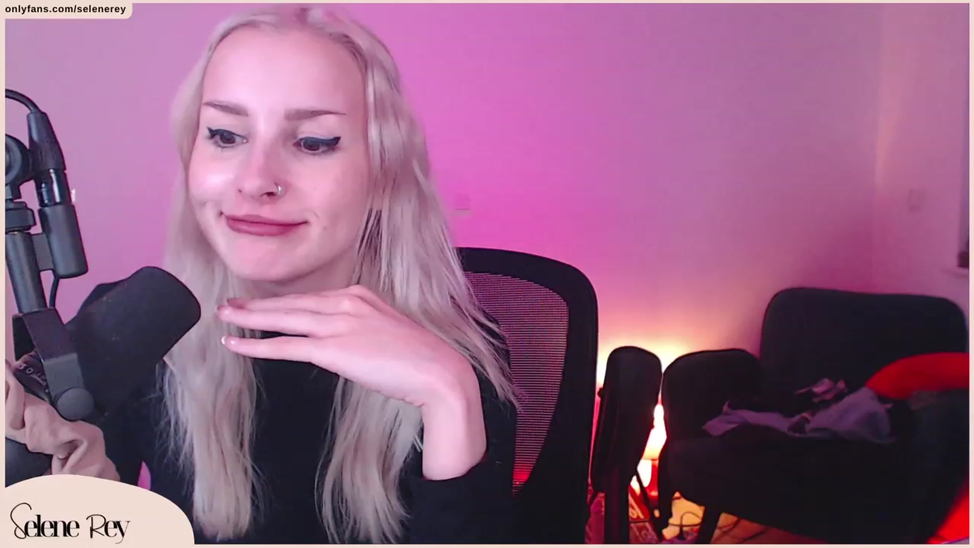 Gallery image thumbnail from SeleneRey's myfreecams stream on, 10/22/2023, 17:08 image 5 of 20