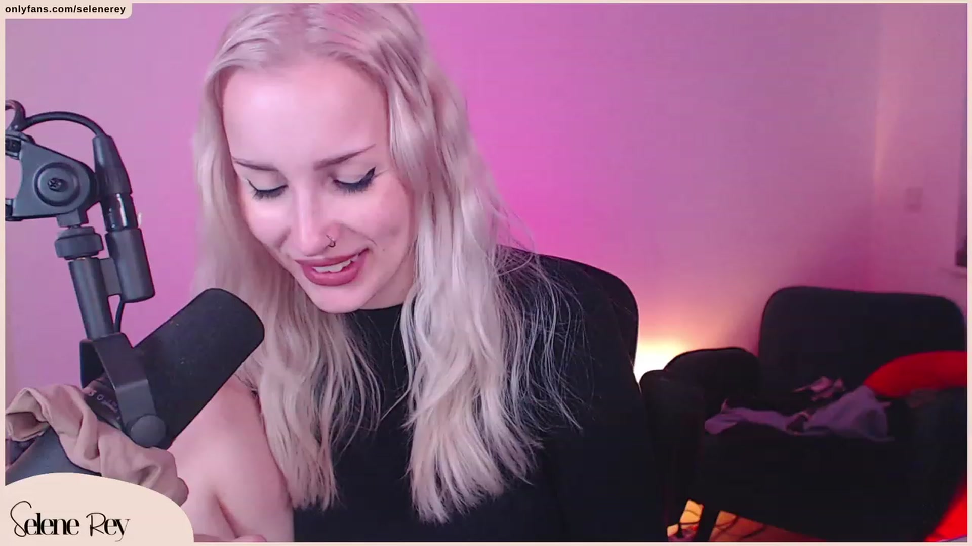 Gallery image thumbnail from SeleneRey's myfreecams stream on, 10/22/2023, 17:08 image 8 of 20