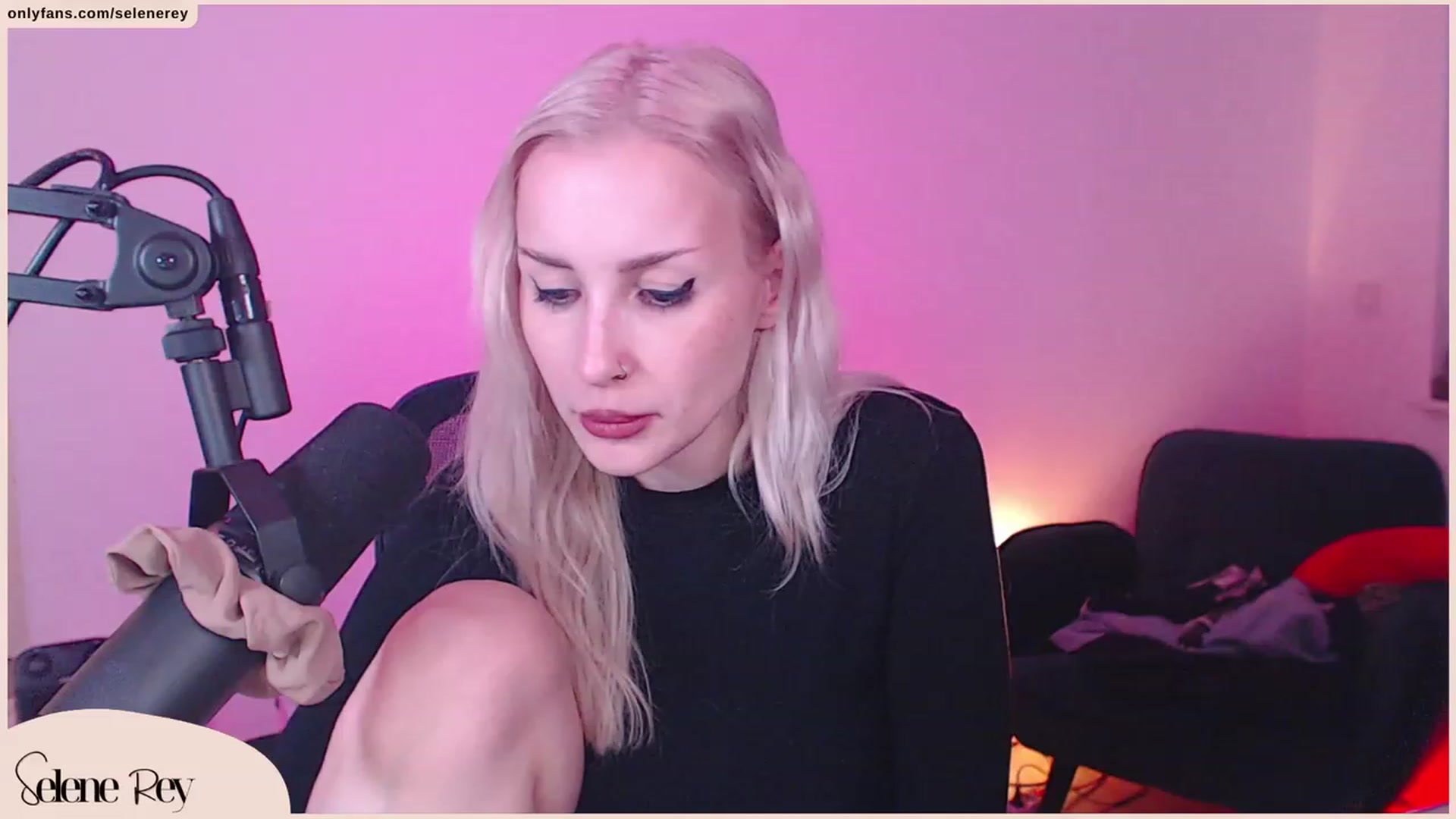 Gallery image thumbnail from SeleneRey's myfreecams stream on, 10/22/2023, 17:08 image 20 of 20