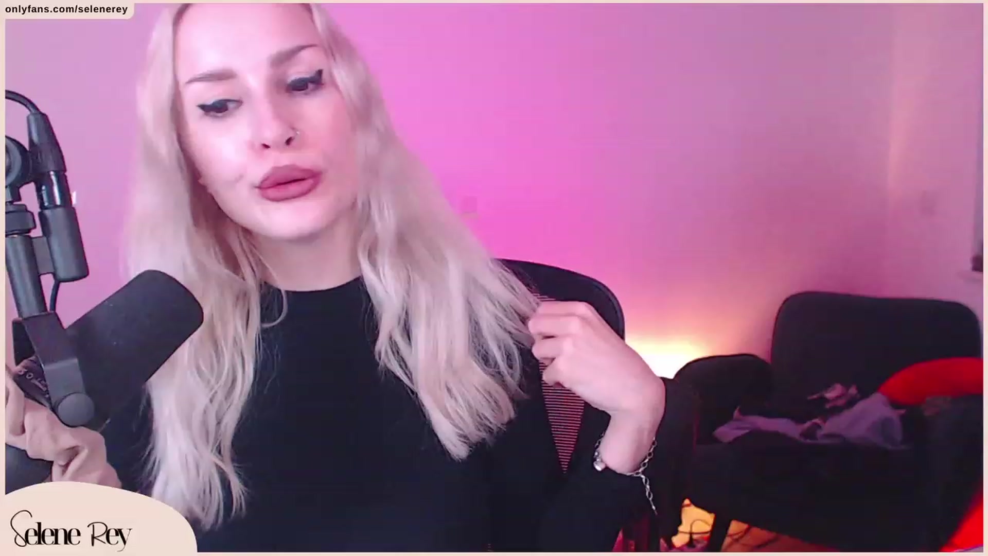 Gallery image thumbnail from SeleneRey's myfreecams stream on, 10/22/2023, 17:08 image 4 of 20