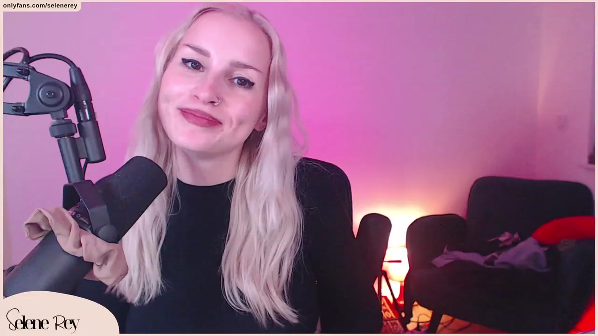Gallery image thumbnail from SeleneRey's myfreecams stream on, 10/22/2023, 17:08 image 13 of 20