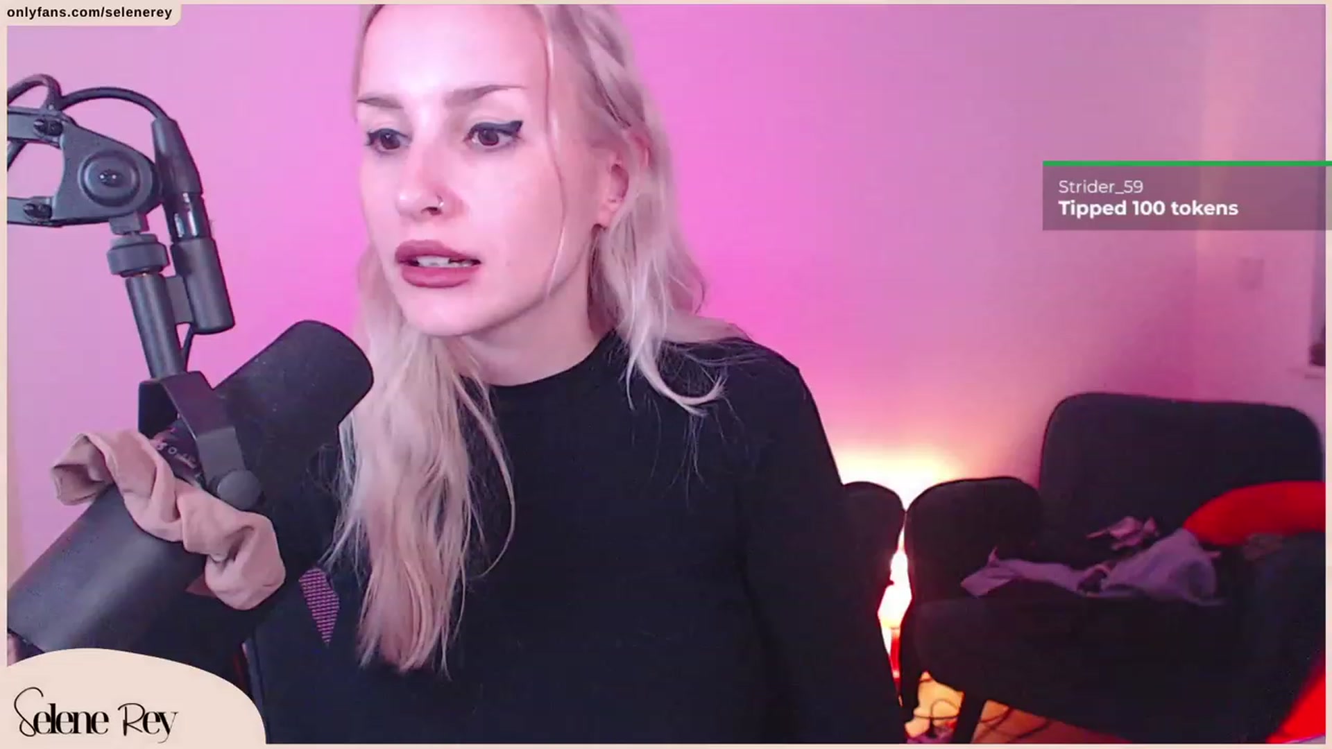 Gallery image thumbnail from SeleneRey's myfreecams stream on, 10/22/2023, 17:08 image 11 of 20